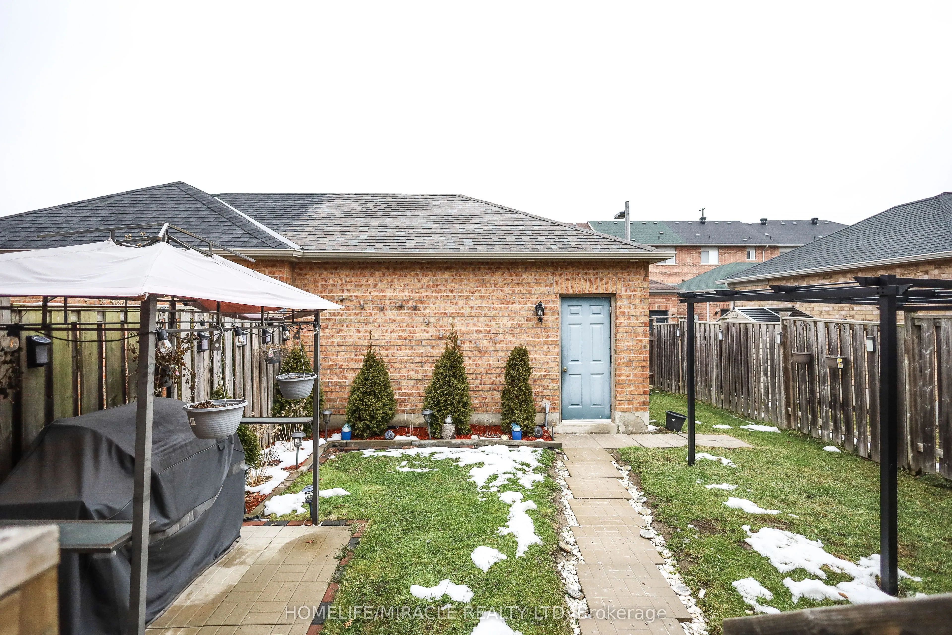 73 Andriana Crescent