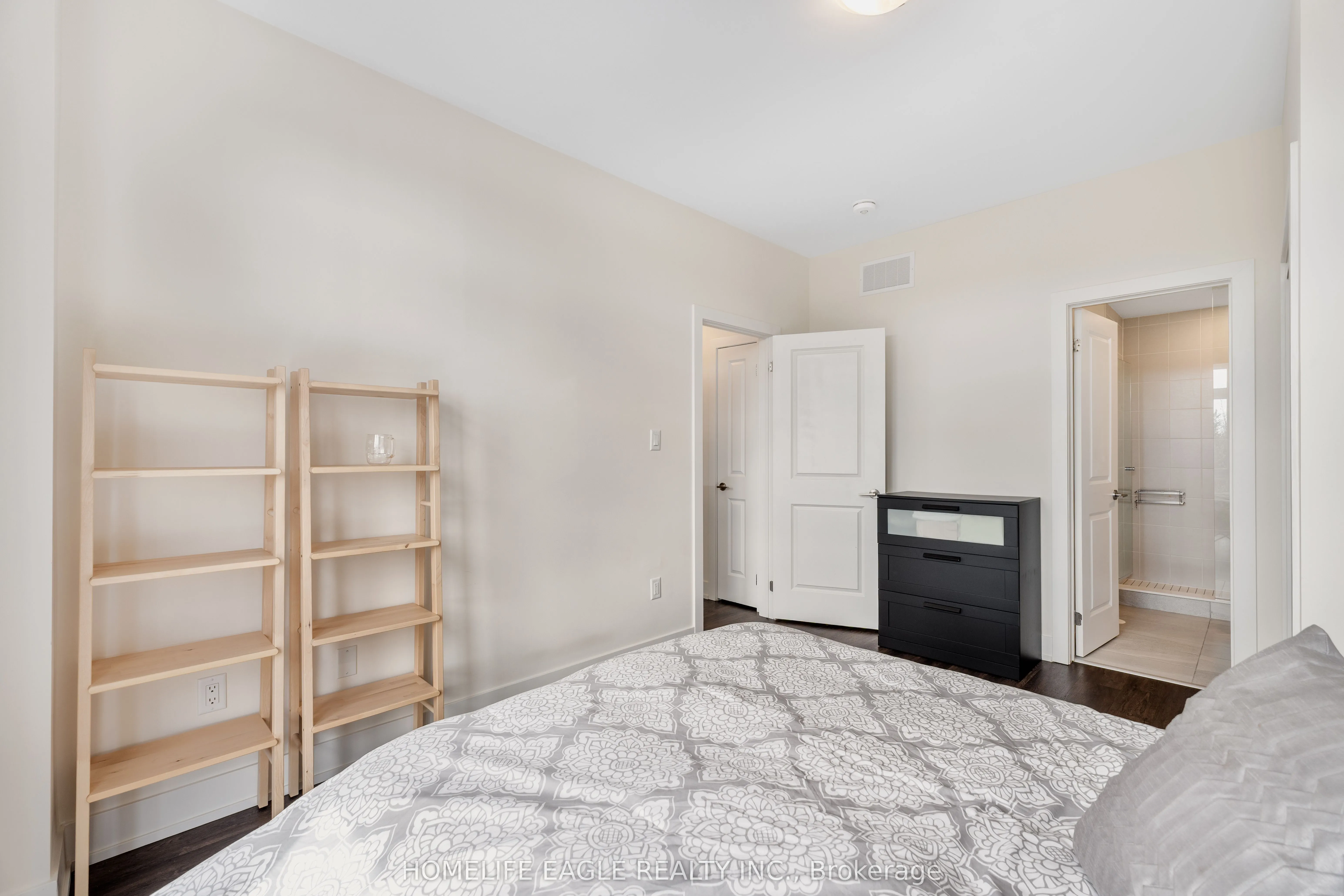 7 Phelps Lane, #16