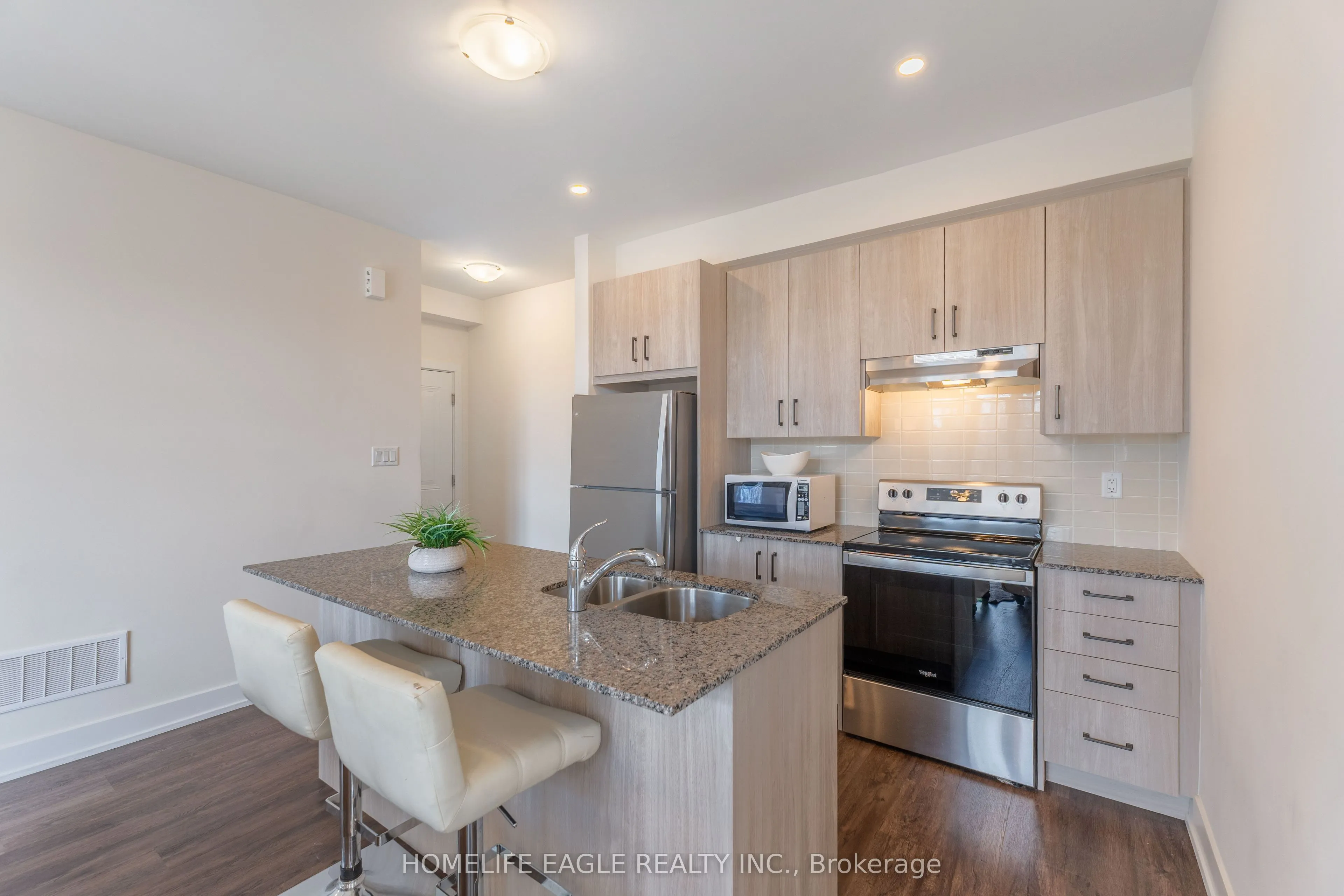 7 Phelps Lane, #16