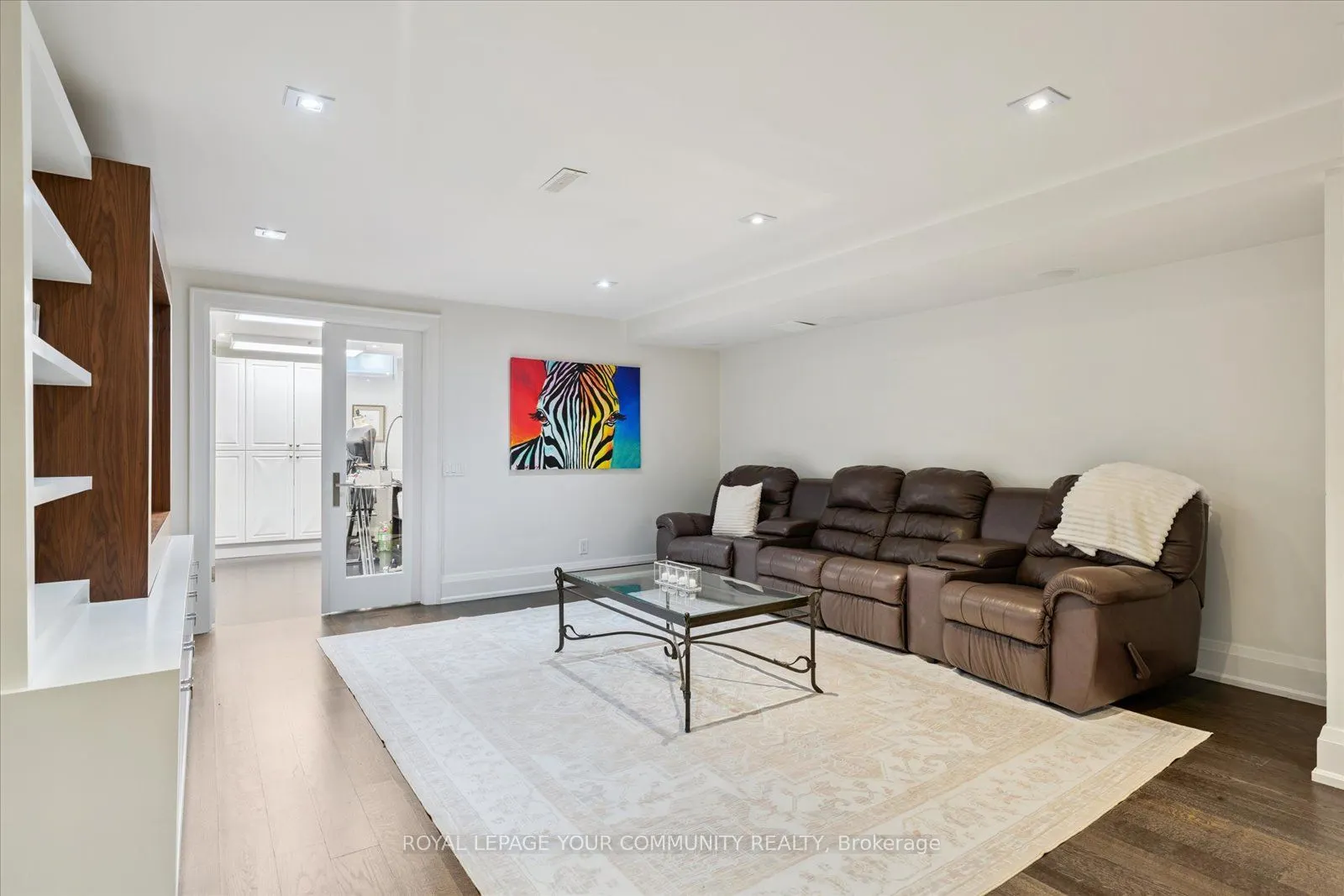 8 Winterport Court