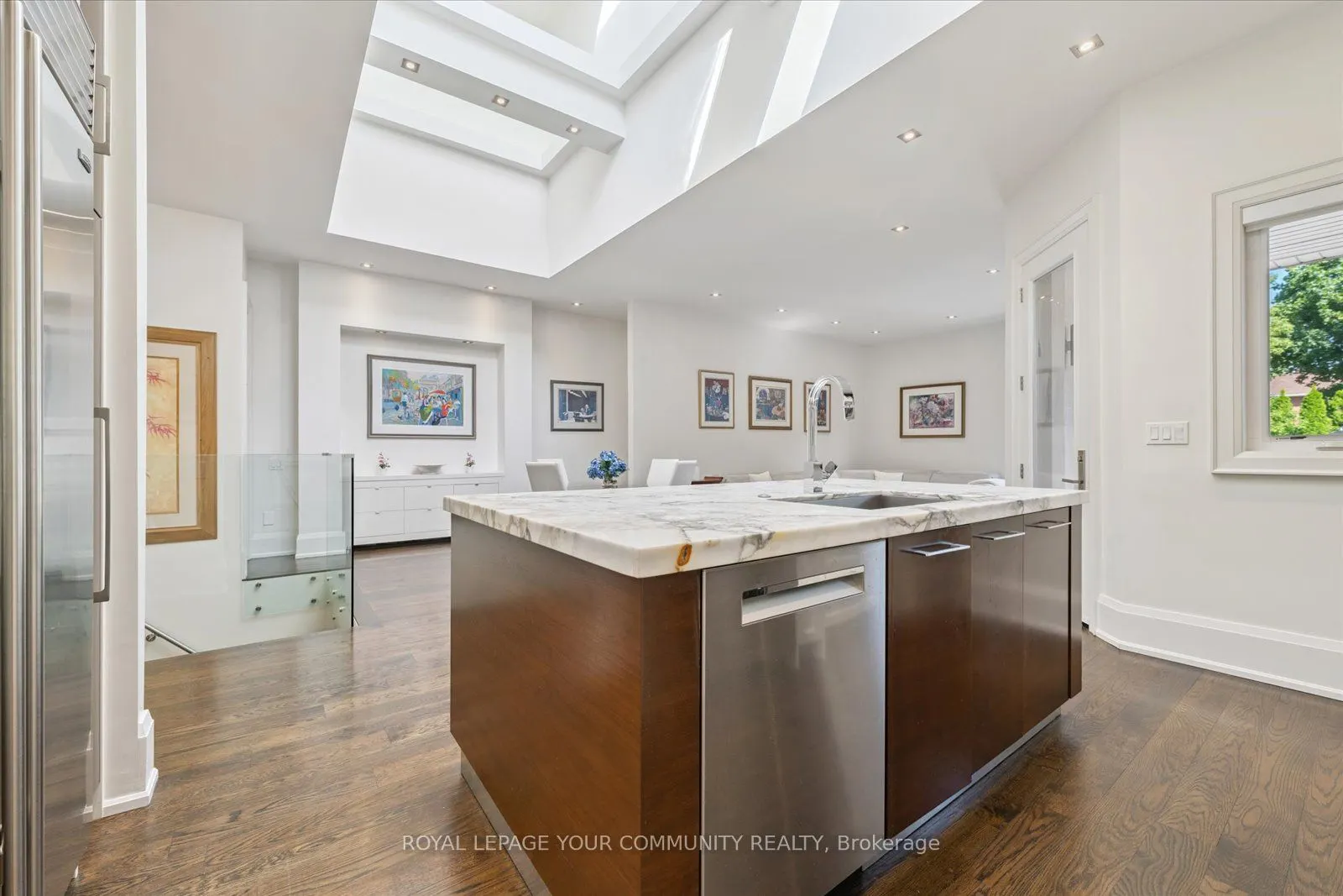 8 Winterport Court