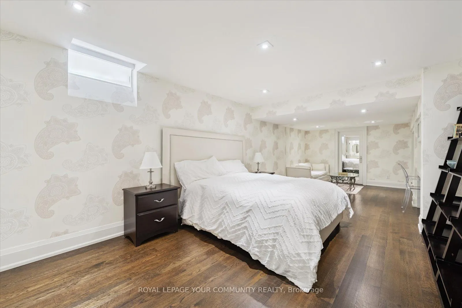 8 Winterport Court