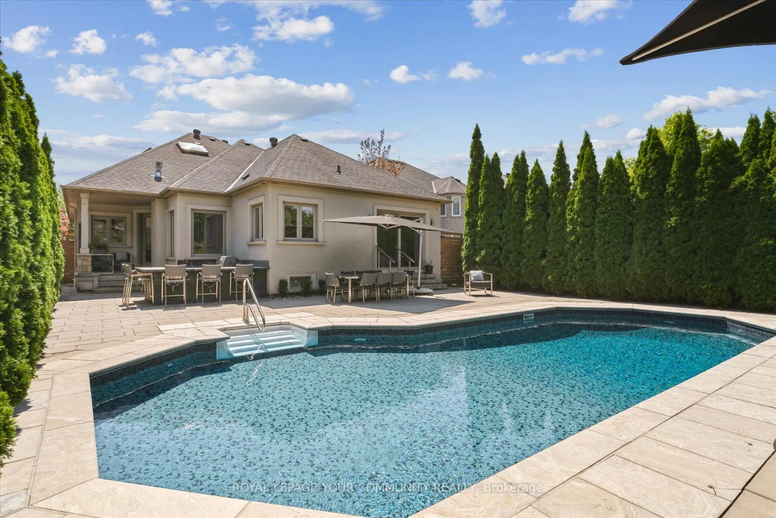 8 Winterport Court