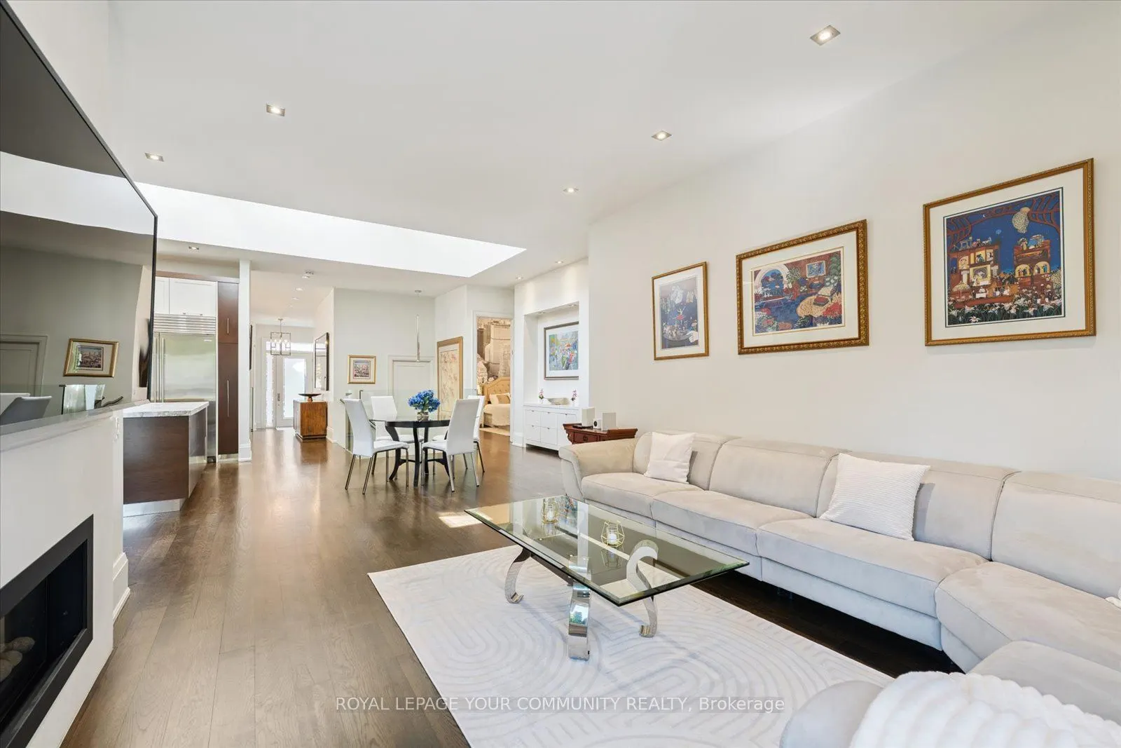 8 Winterport Court
