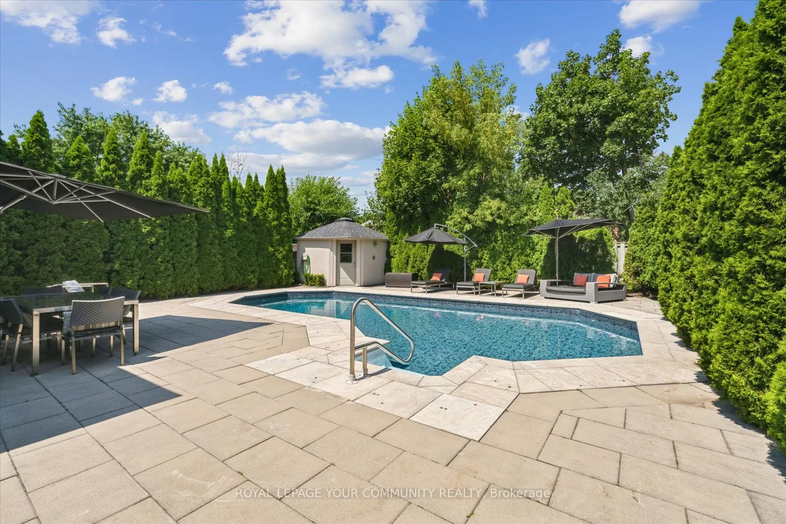 8 Winterport Court