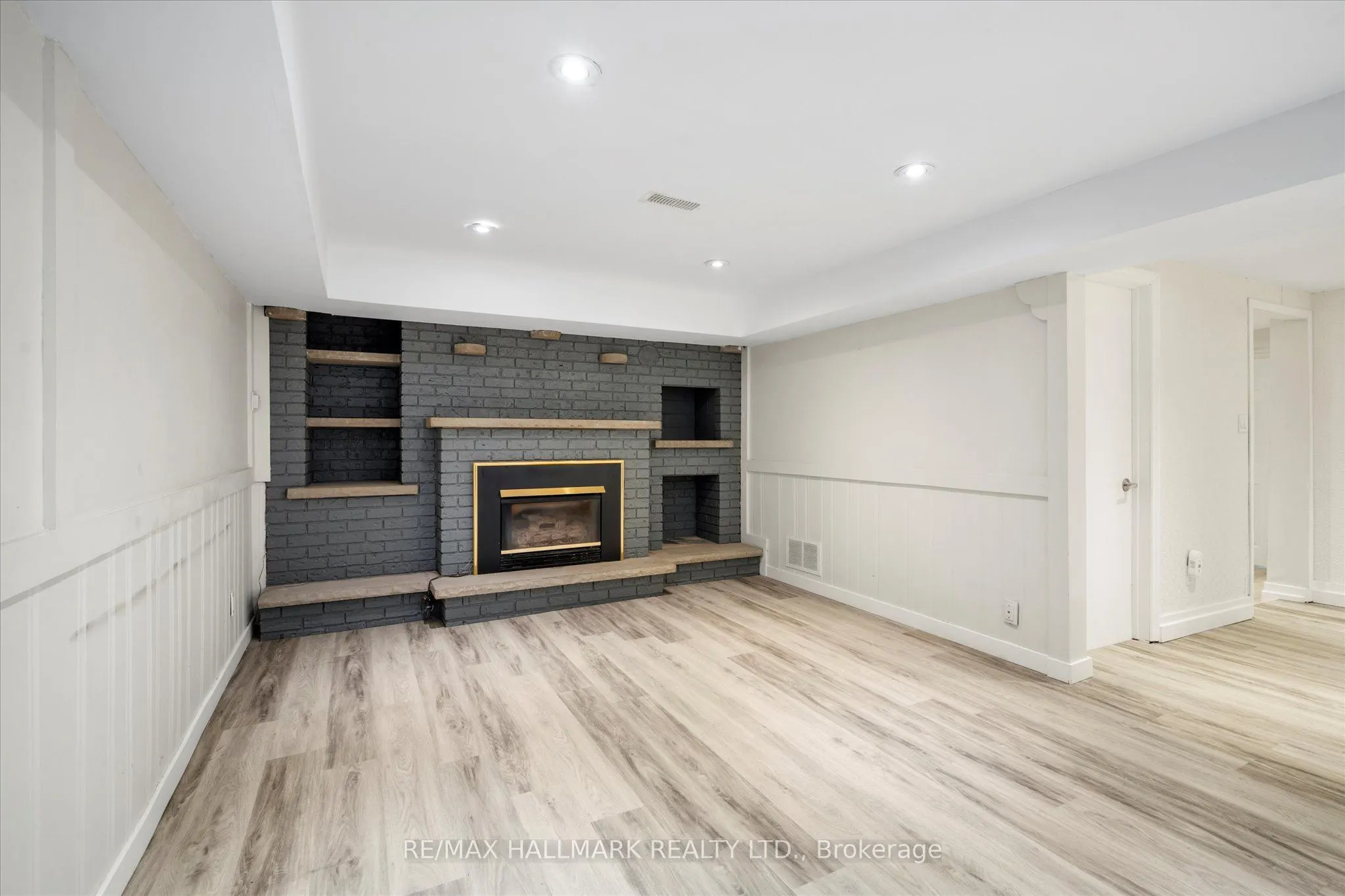 372 Dixon Boulevard