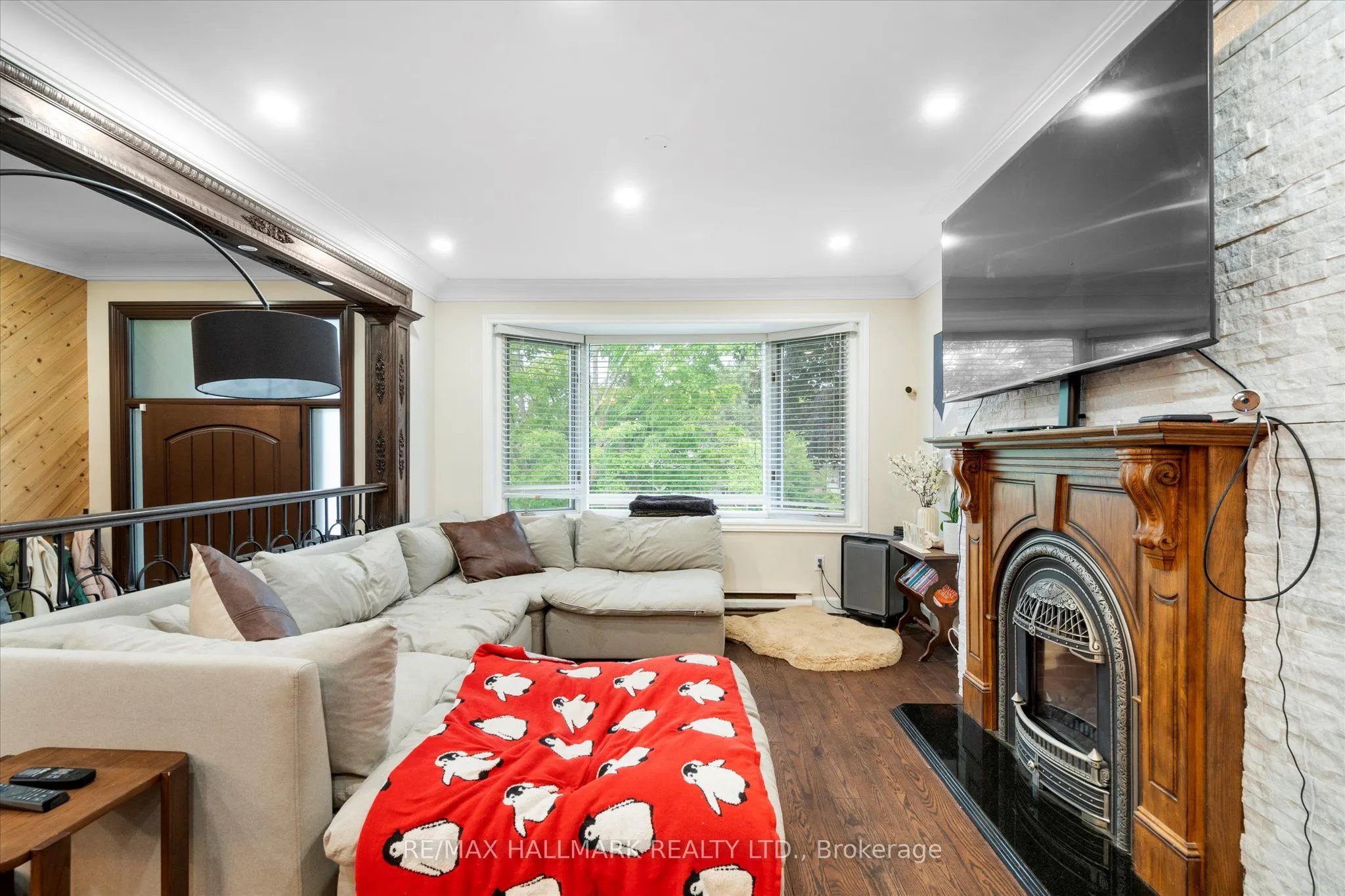 372 Dixon Boulevard