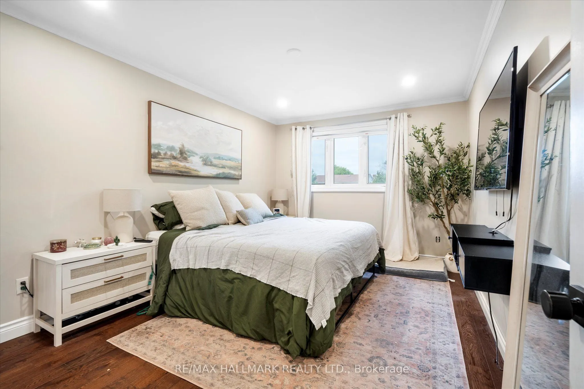 372 Dixon Boulevard