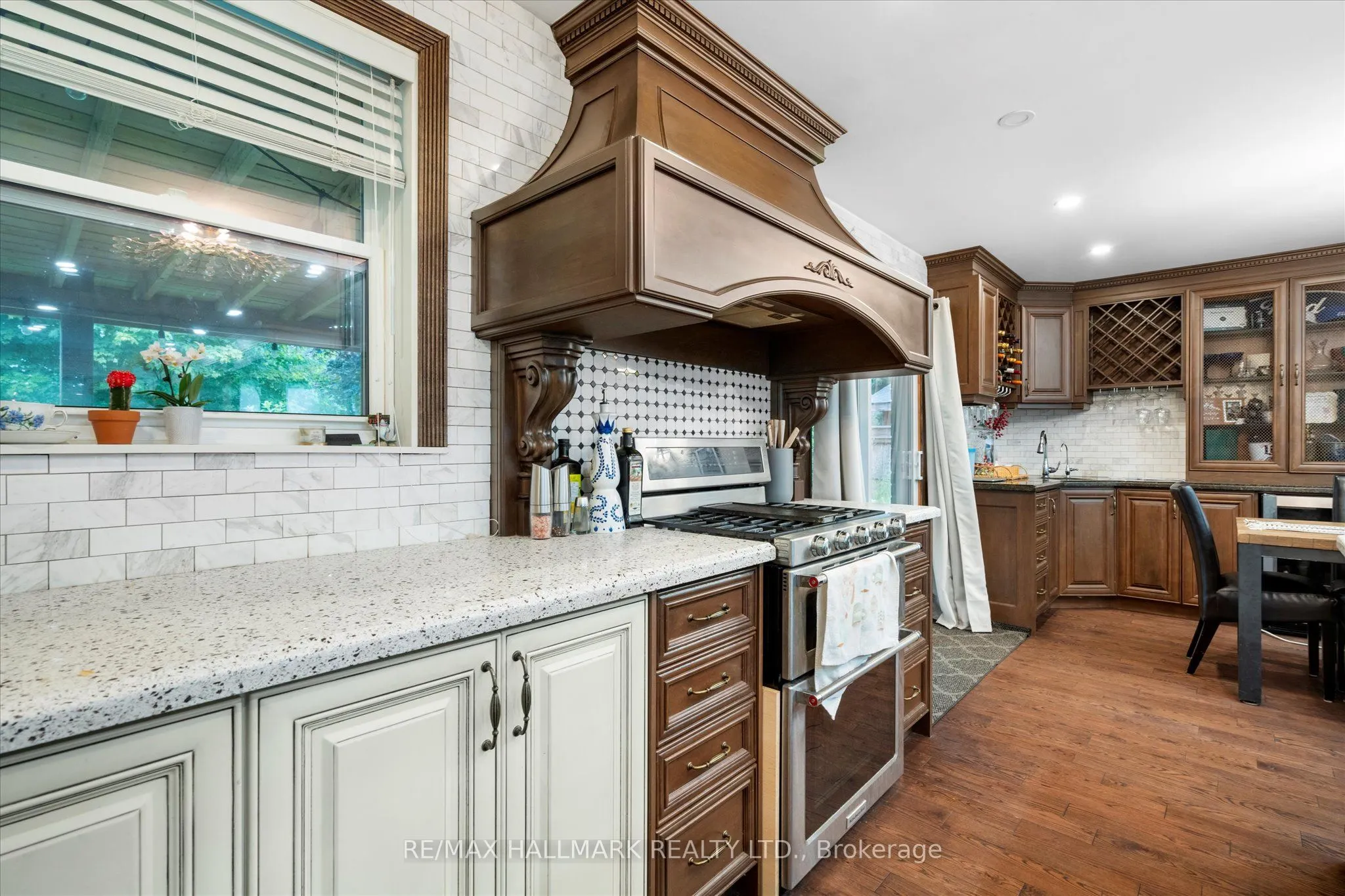 372 Dixon Boulevard