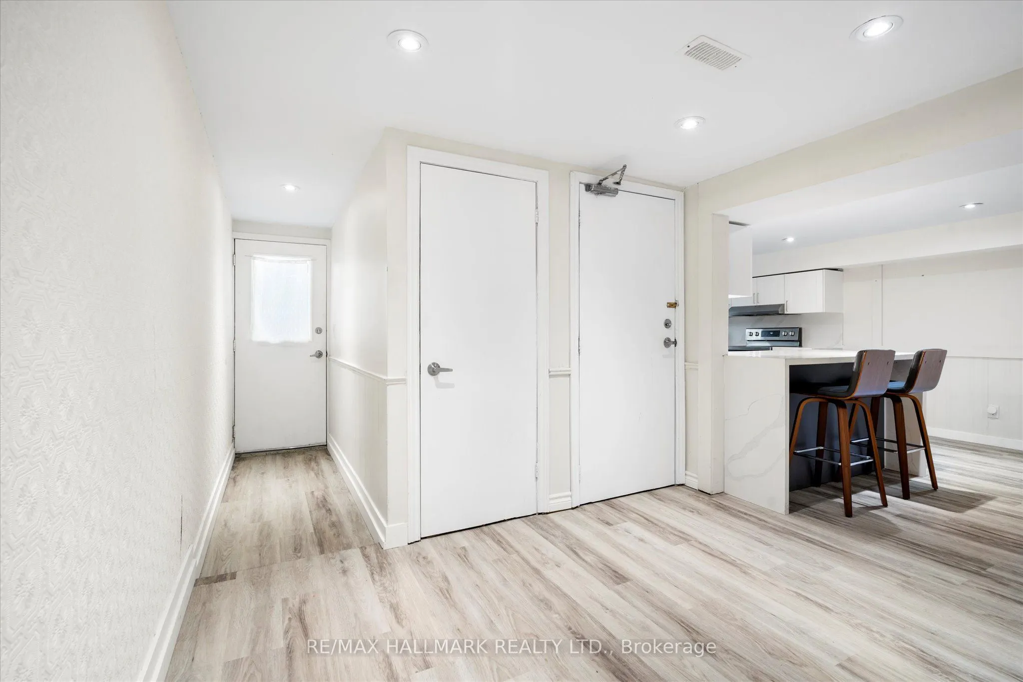 372 Dixon Boulevard