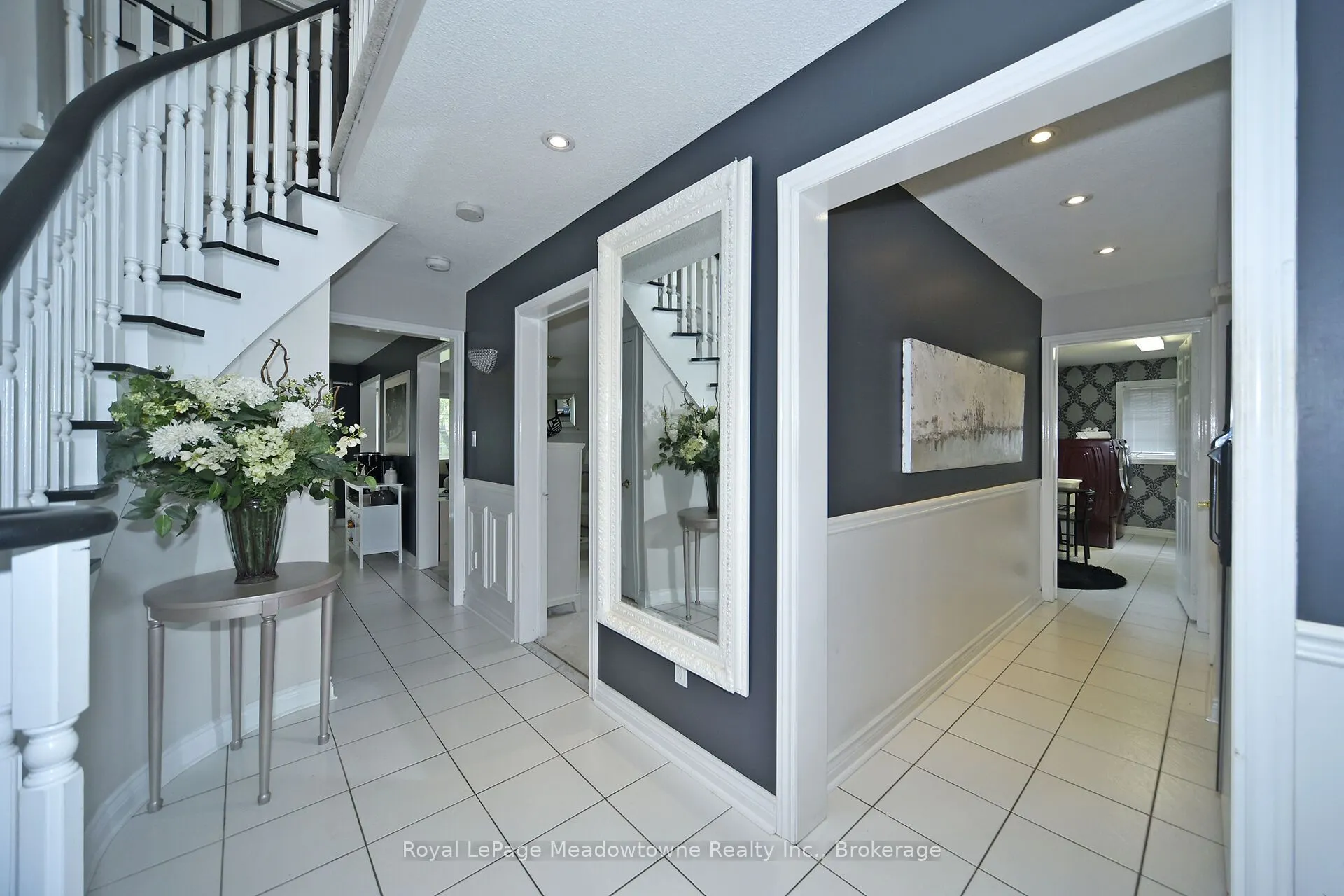 30 Millrun Crescent N