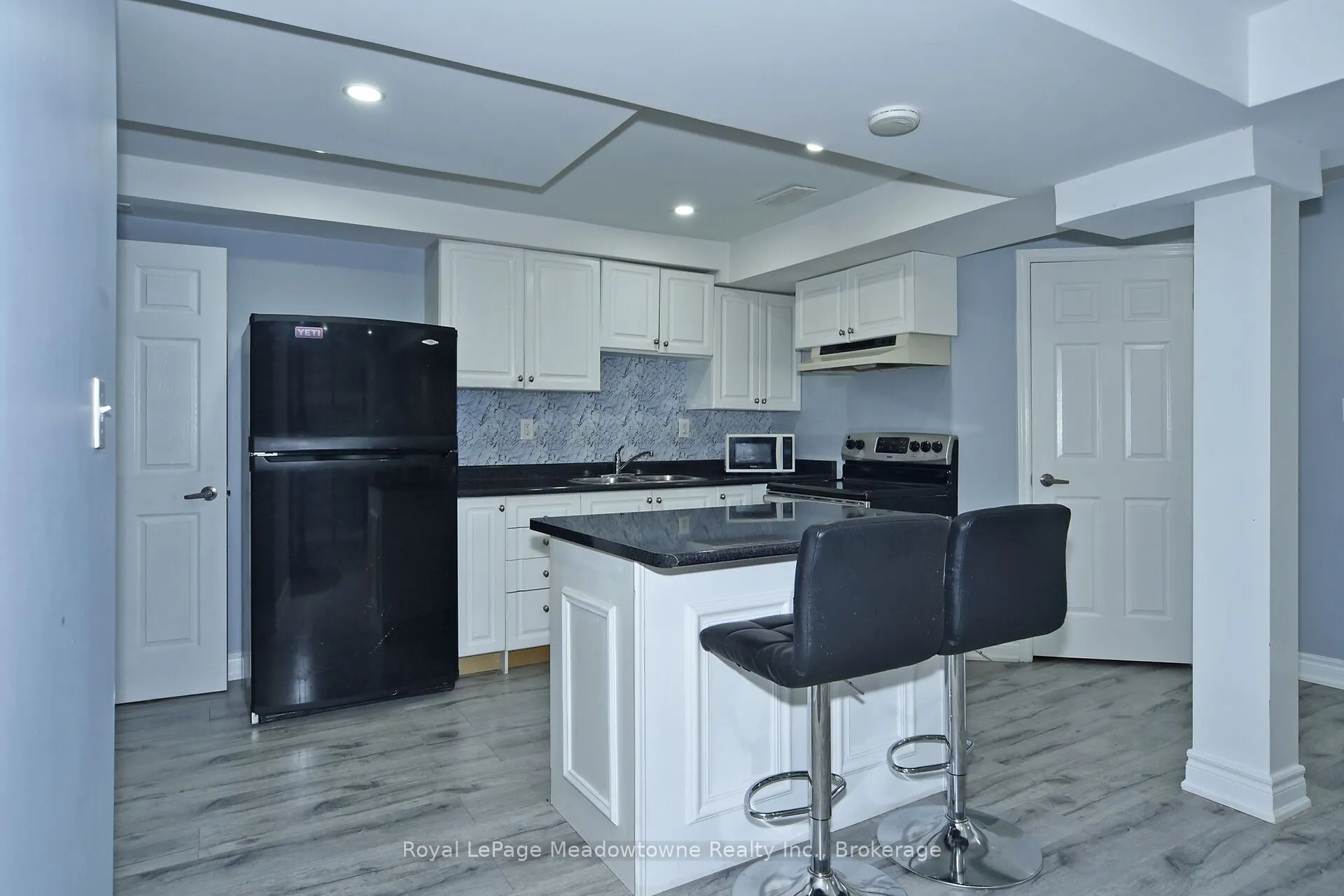 30 Millrun Crescent N