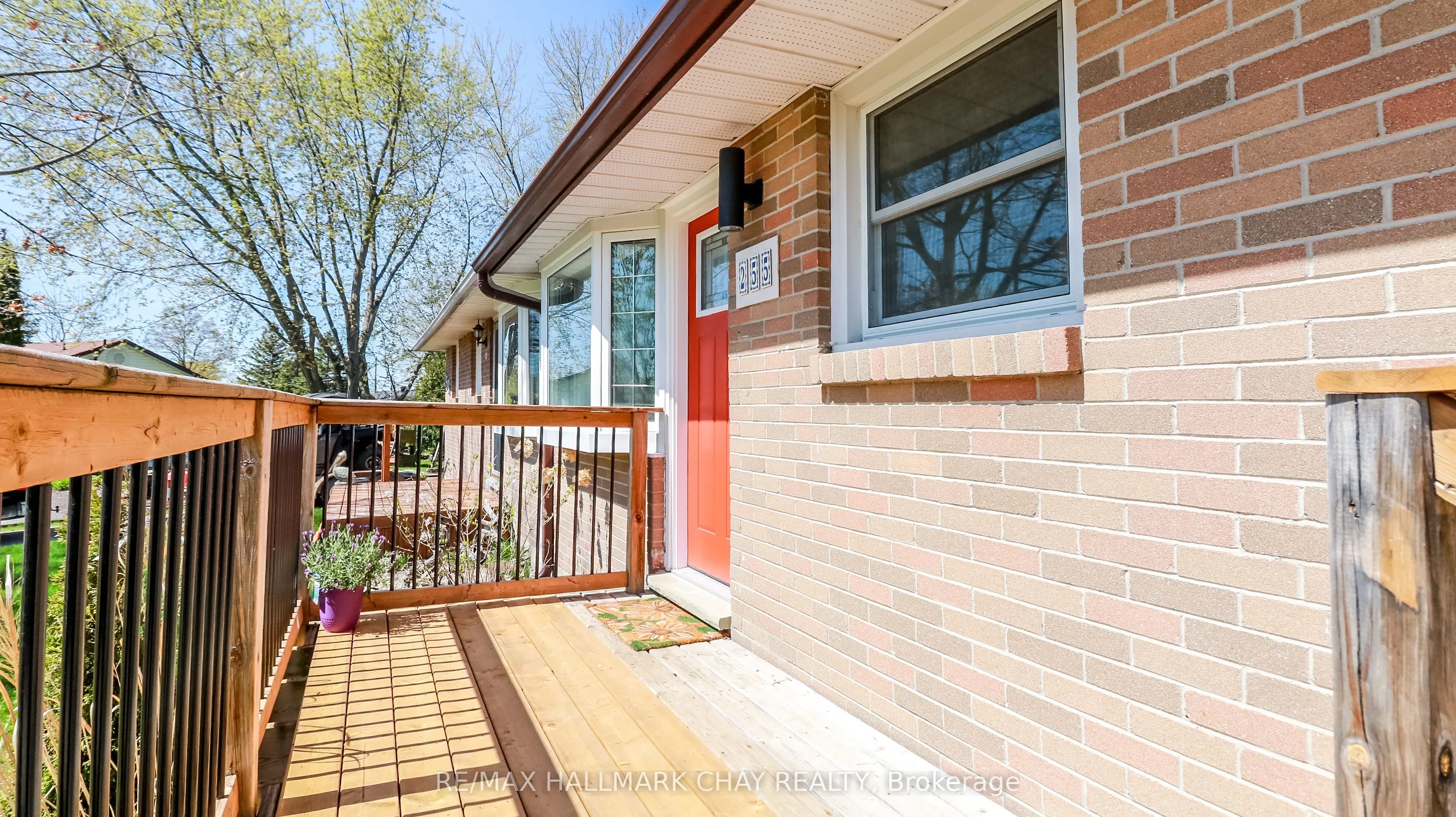 255 Calford Street