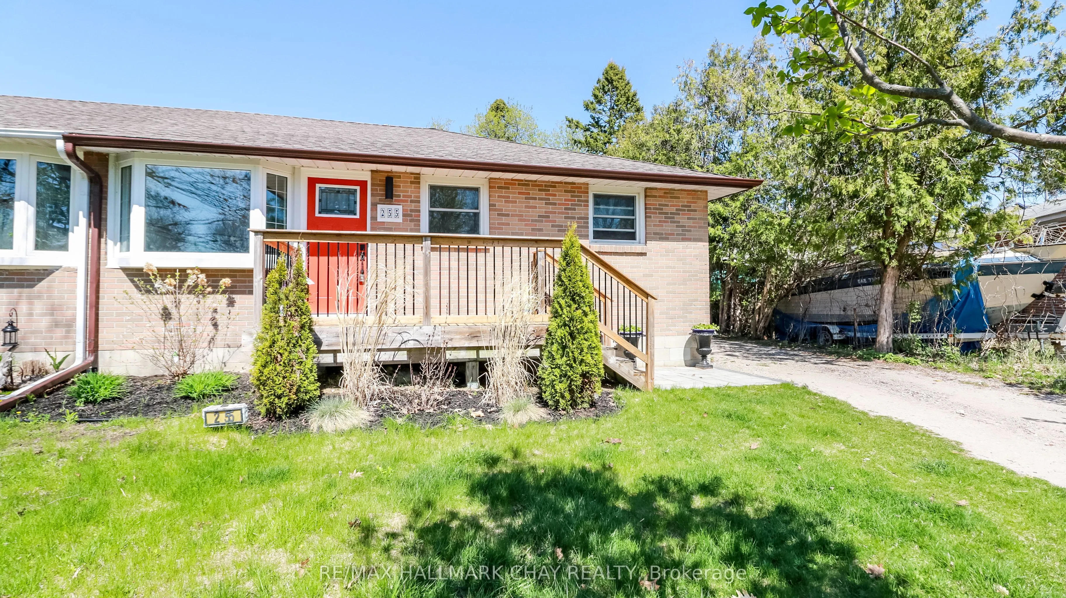 255 Calford Street