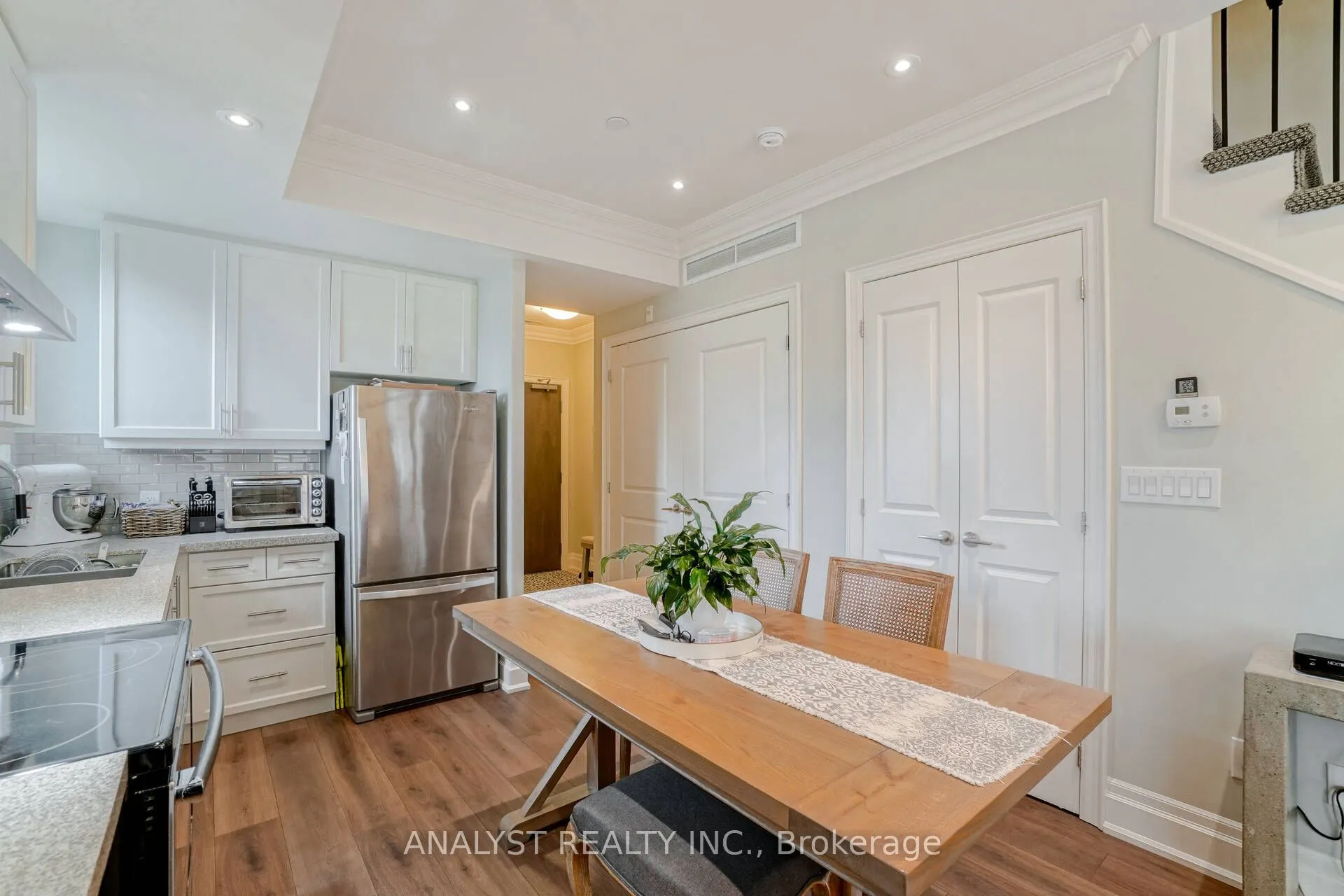 10425 Islington Avenue, #211