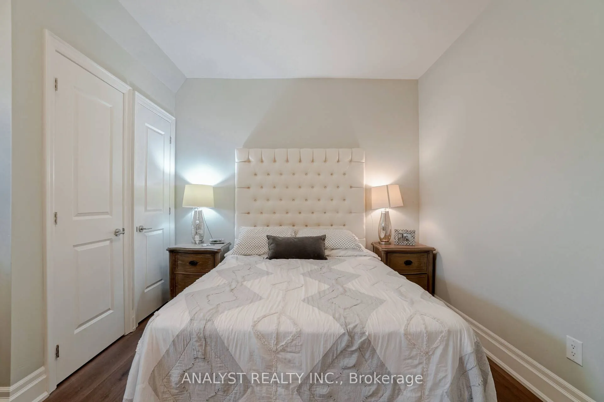 10425 Islington Avenue, #211