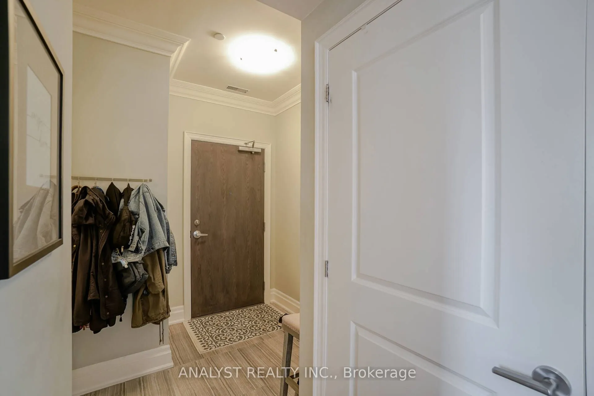 10425 Islington Avenue, #211