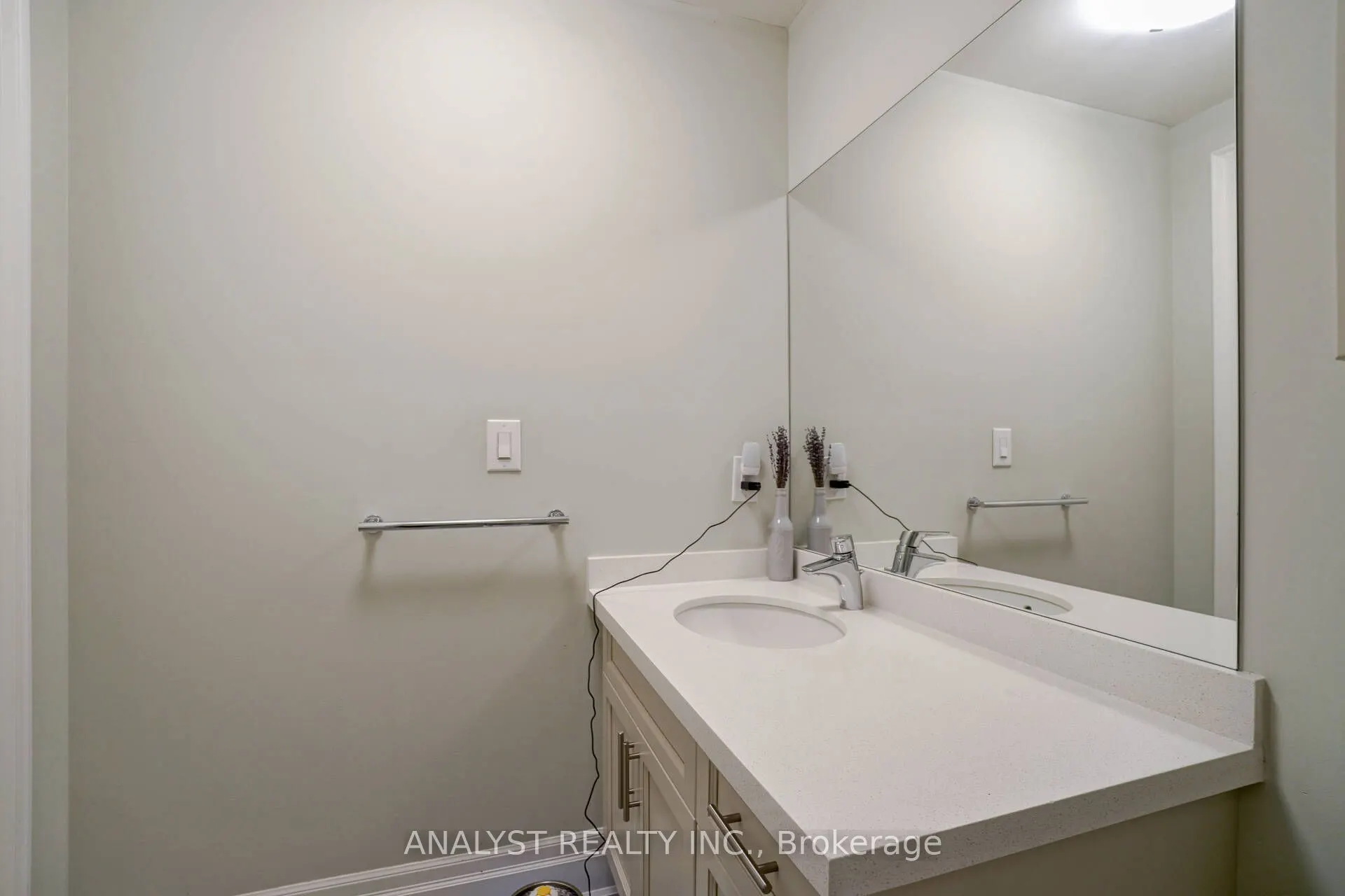 10425 Islington Avenue, #211