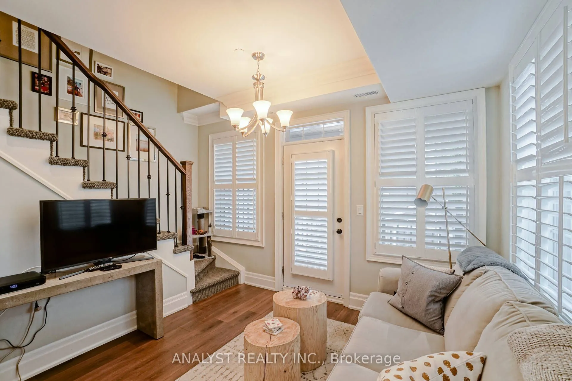 10425 Islington Avenue, #211
