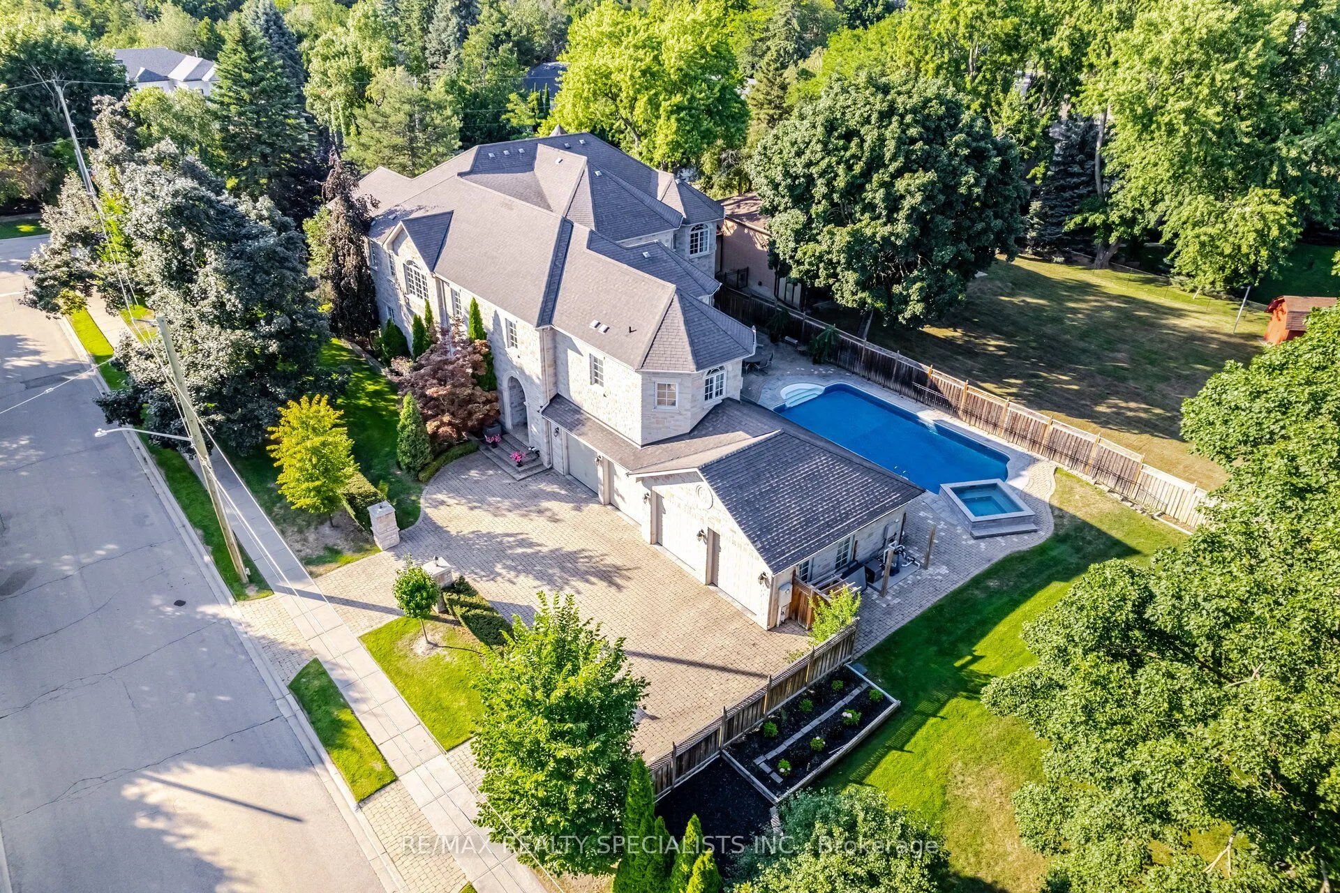23 Maryvale Crescent