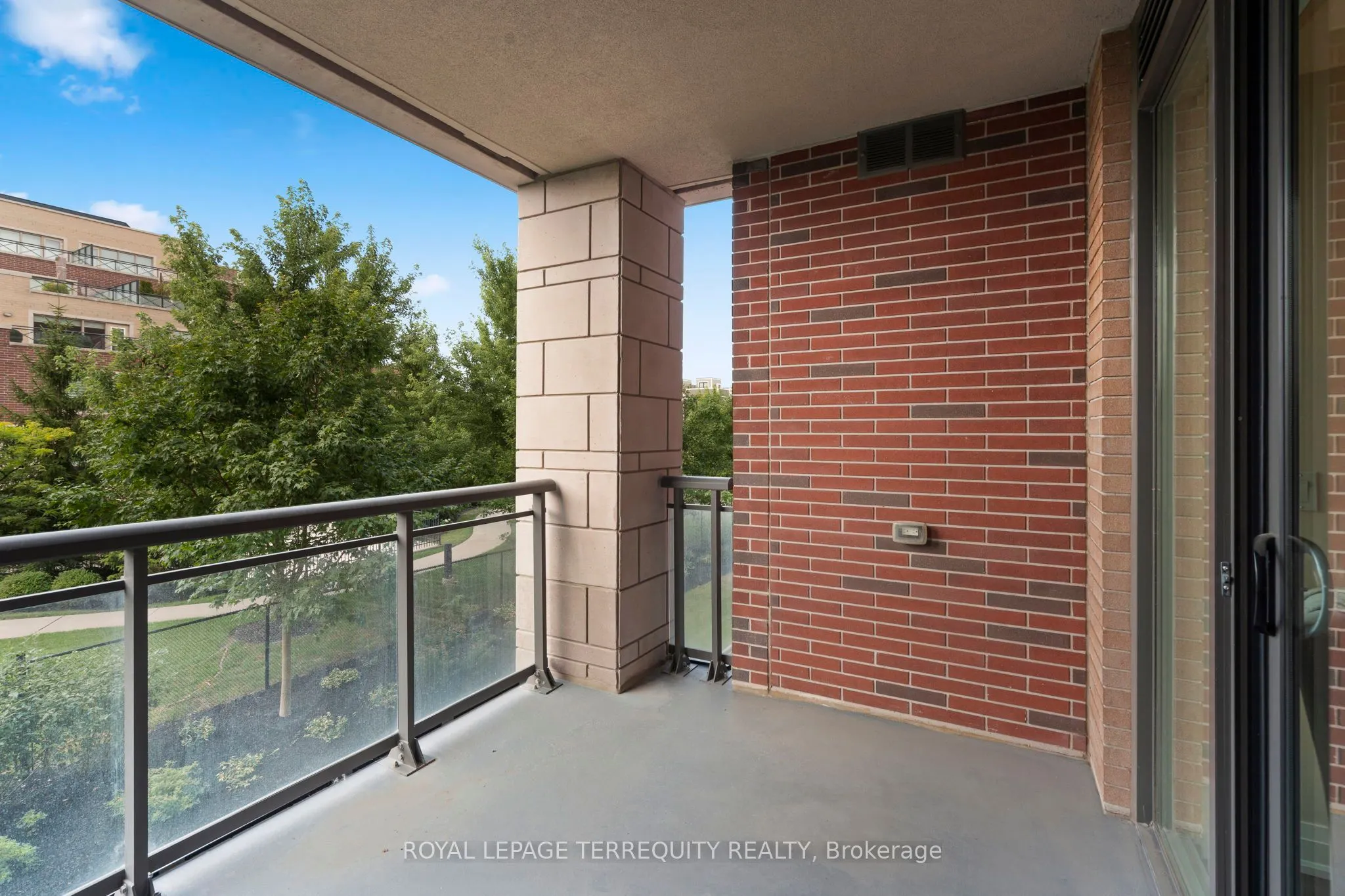 25 Baker Hill Boulevard, #207