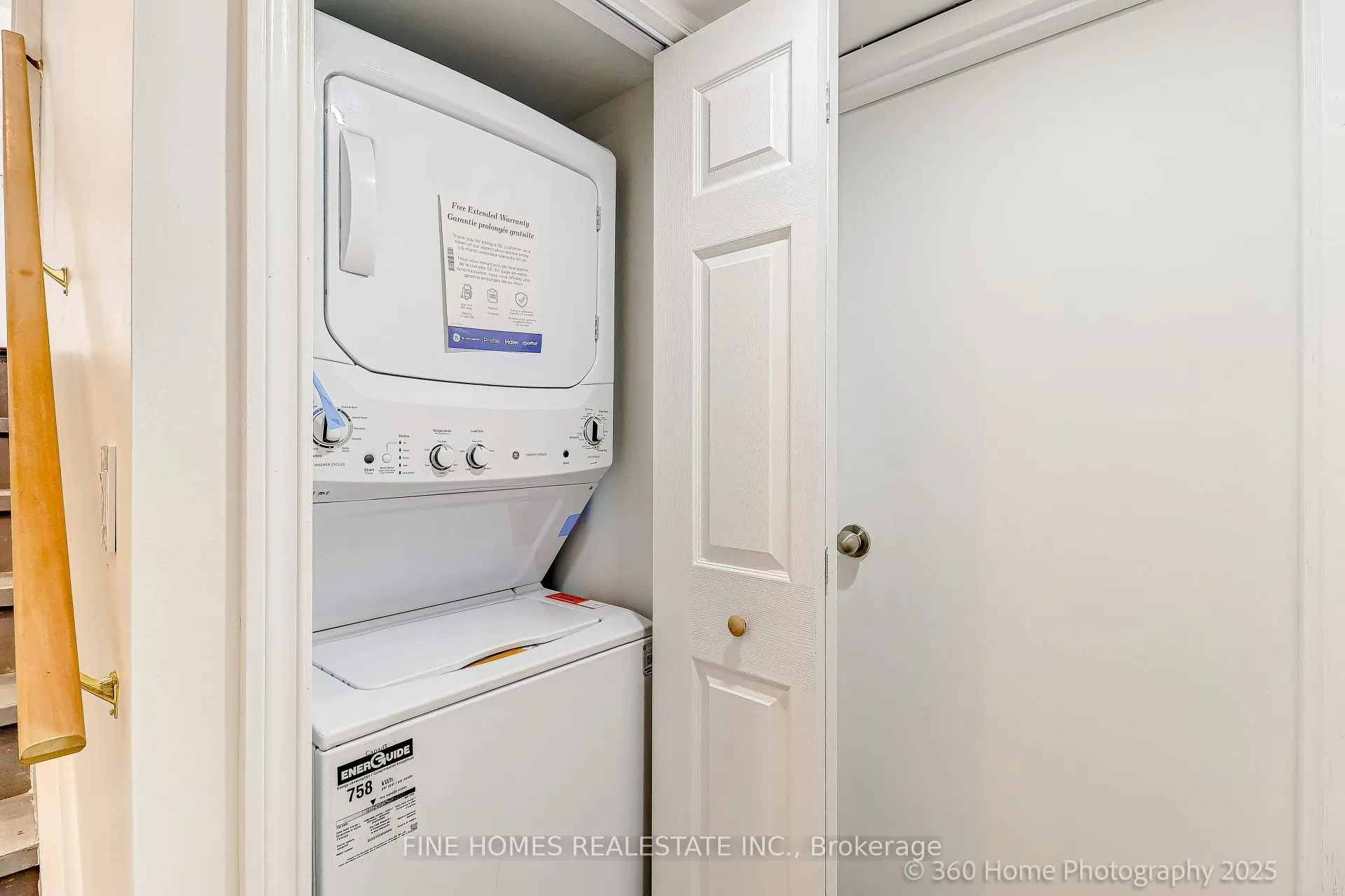 26 Gesher Crescent, #Lower