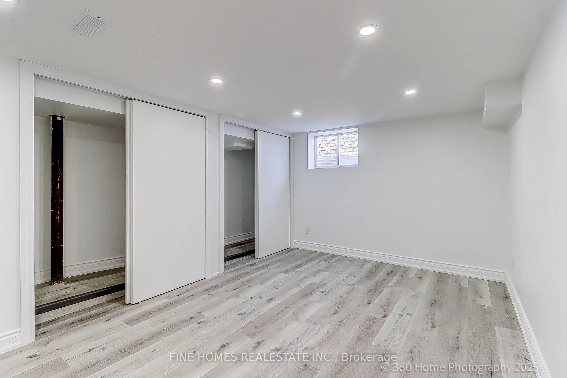 26 Gesher Crescent, #Lower