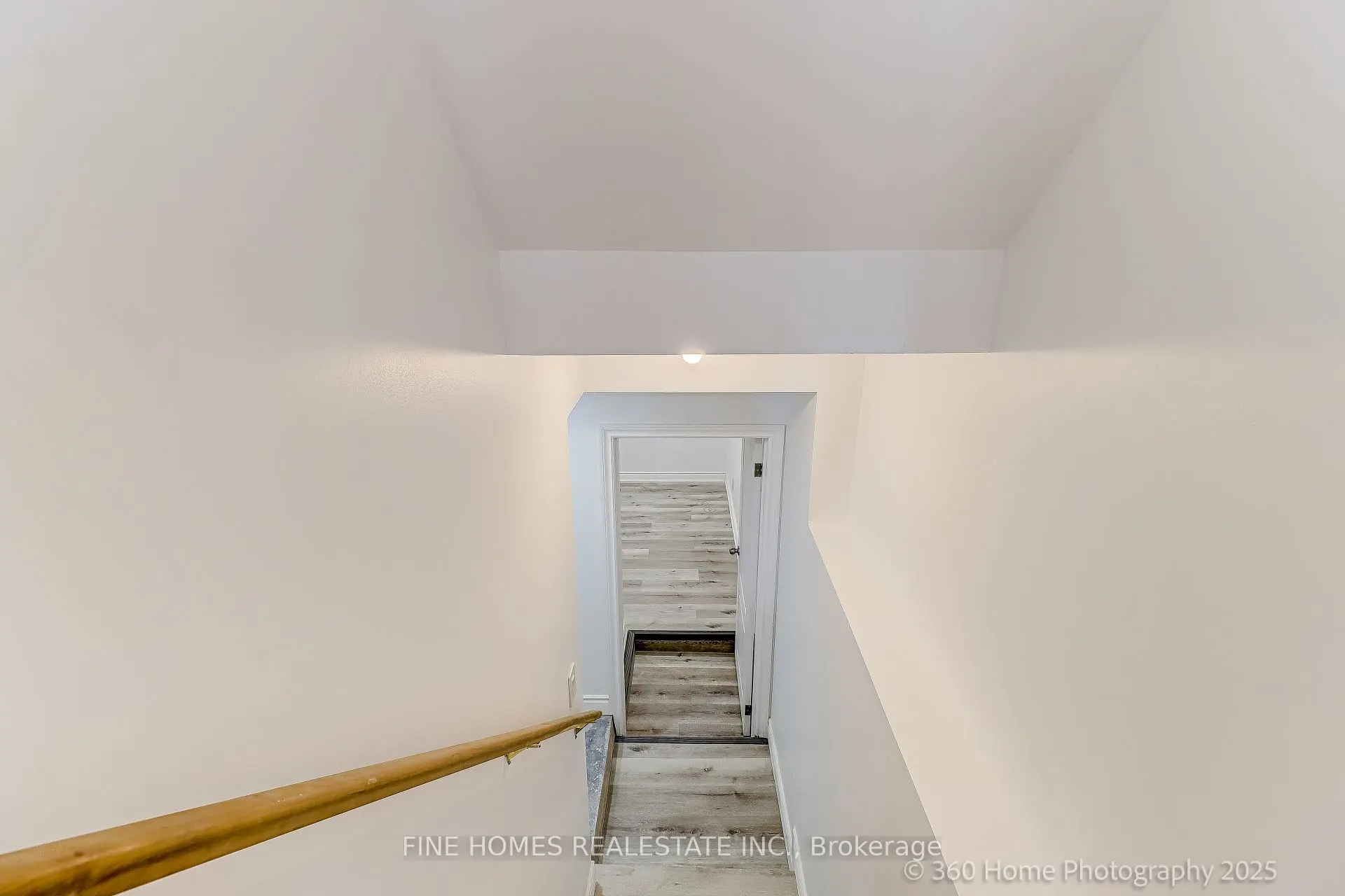 26 Gesher Crescent, #Lower