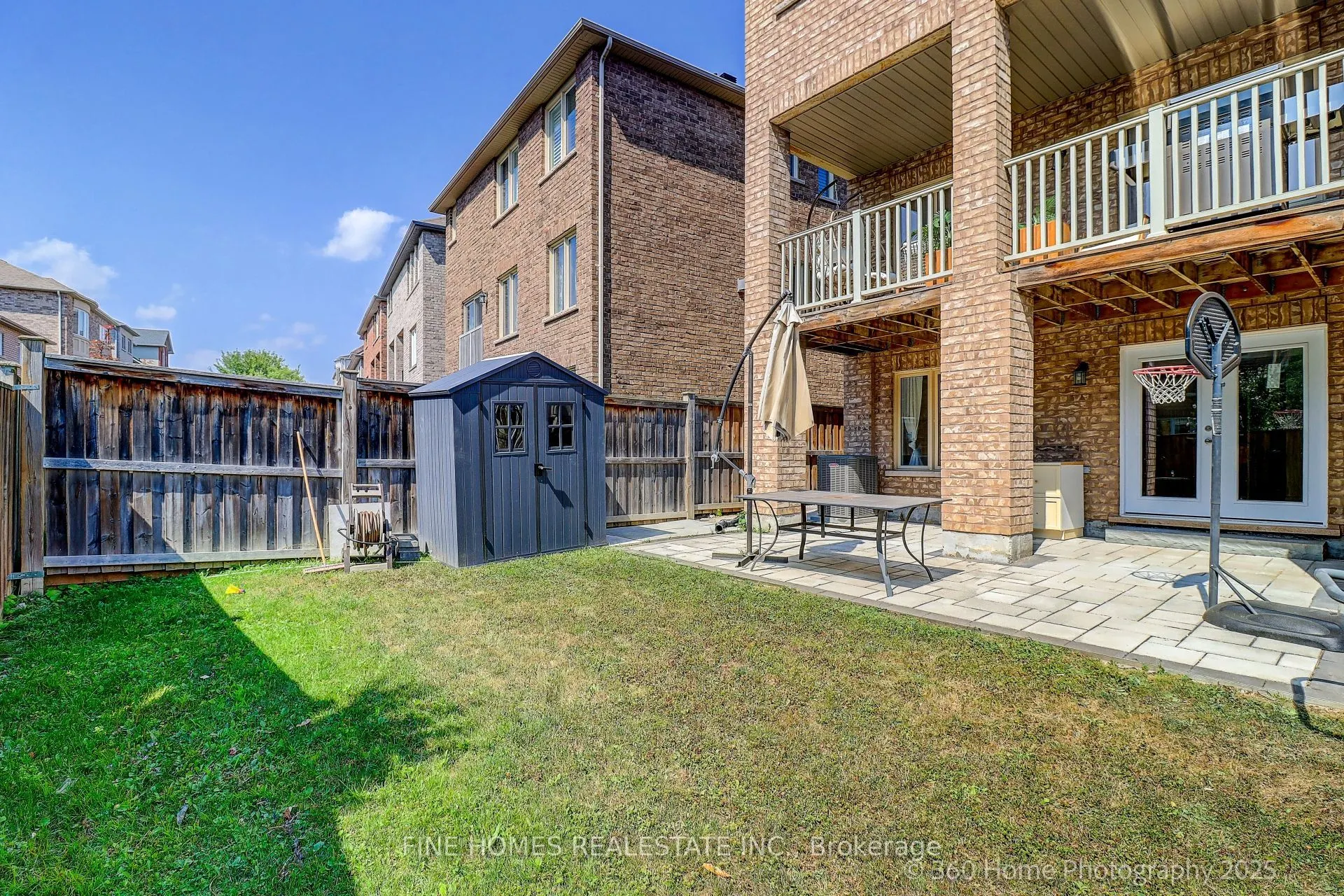 26 Gesher Crescent, #Lower