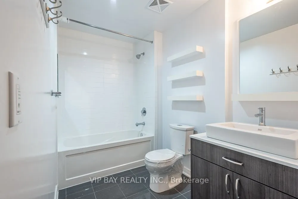 9201 Yonge Street, #Nw817