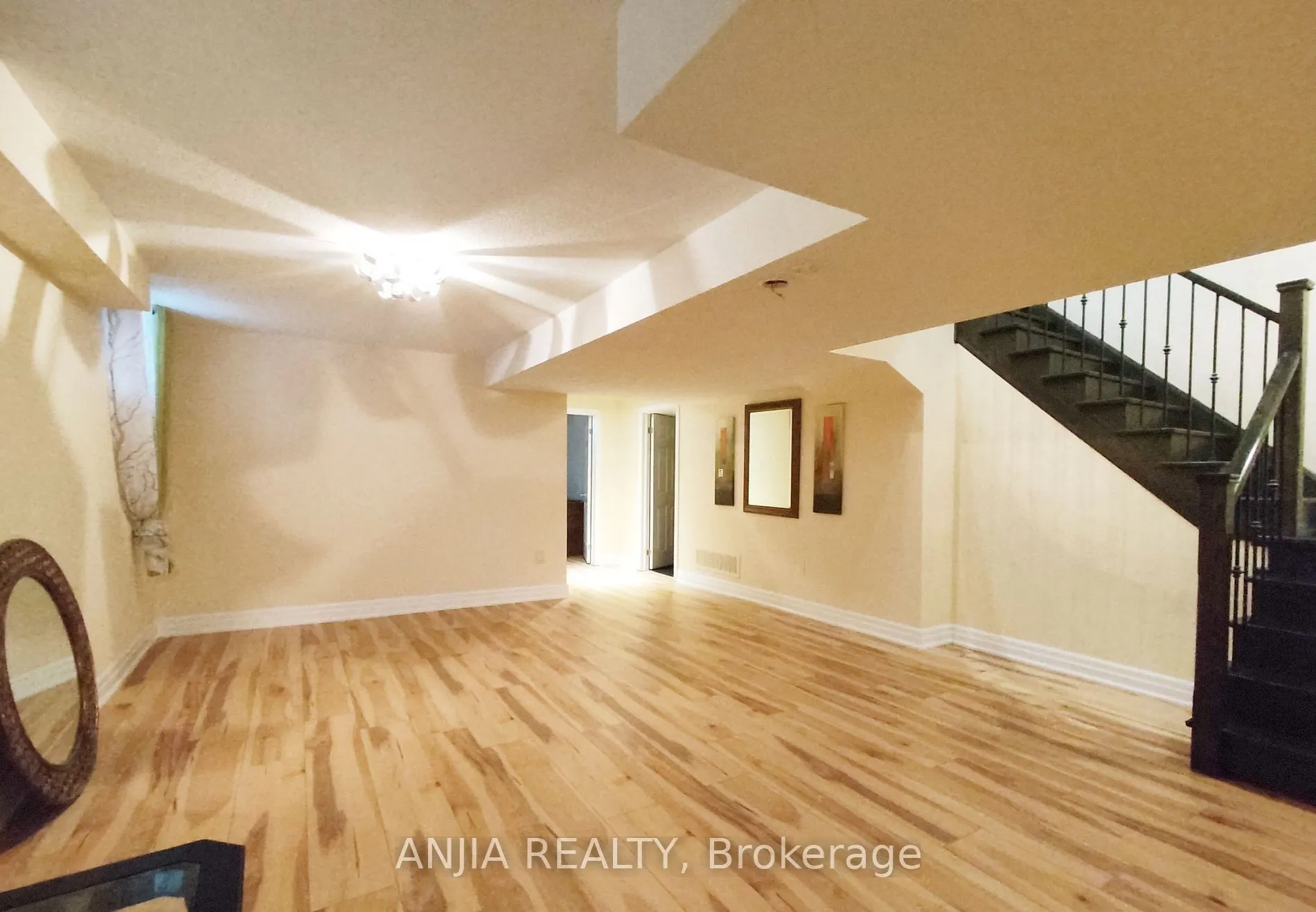19 Savona Place