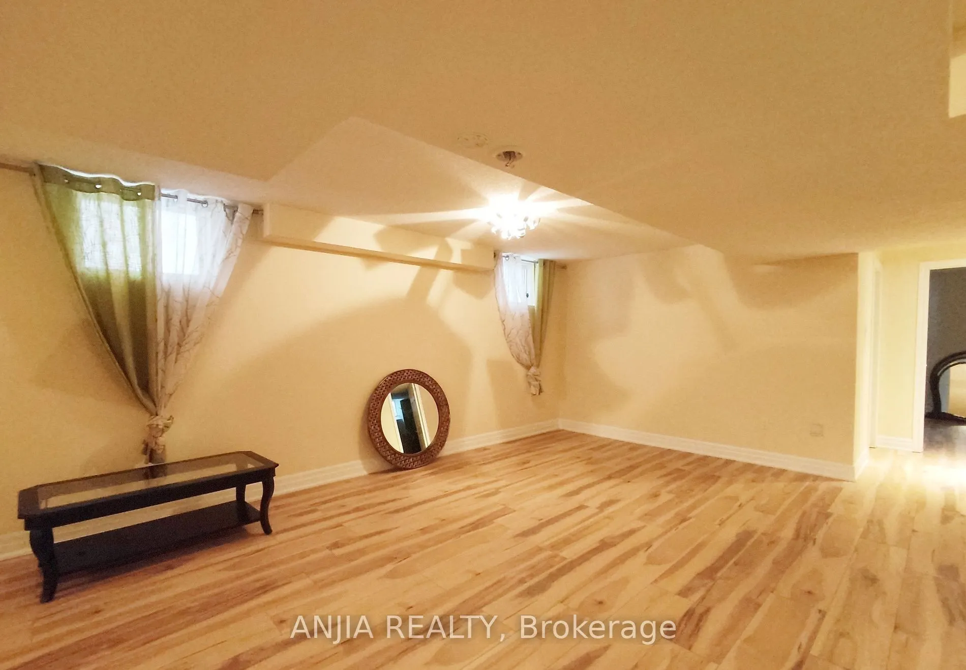 19 Savona Place