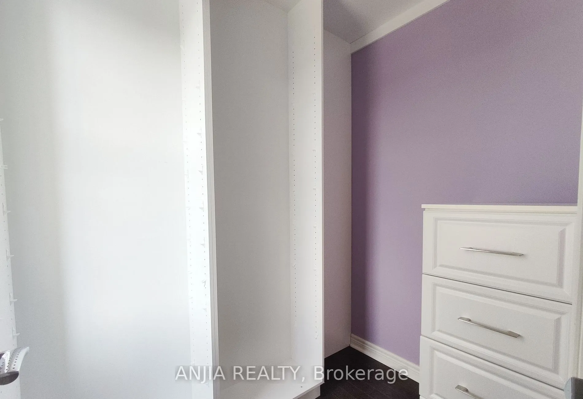 19 Savona Place