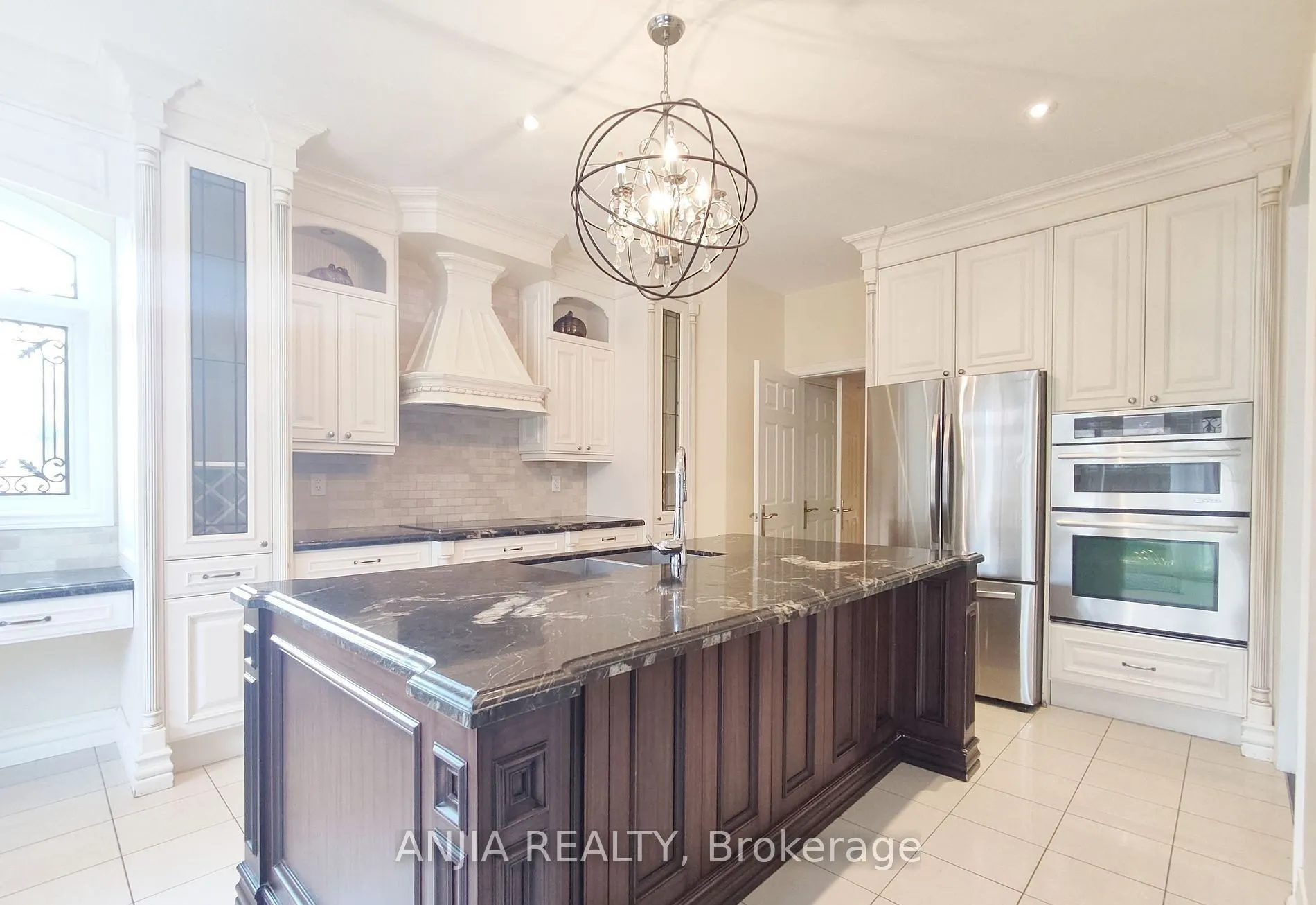 19 Savona Place