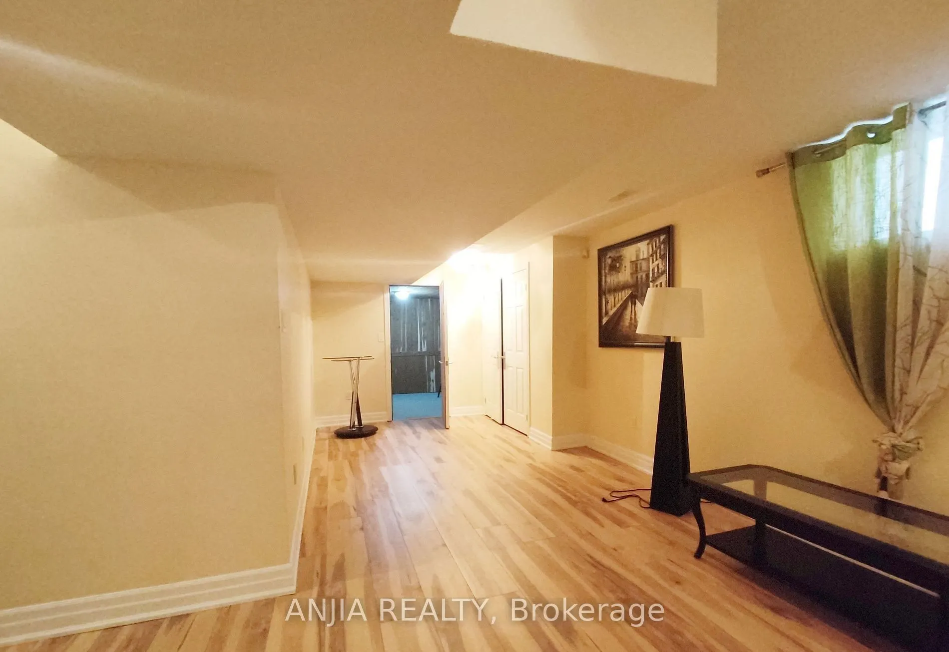 19 Savona Place