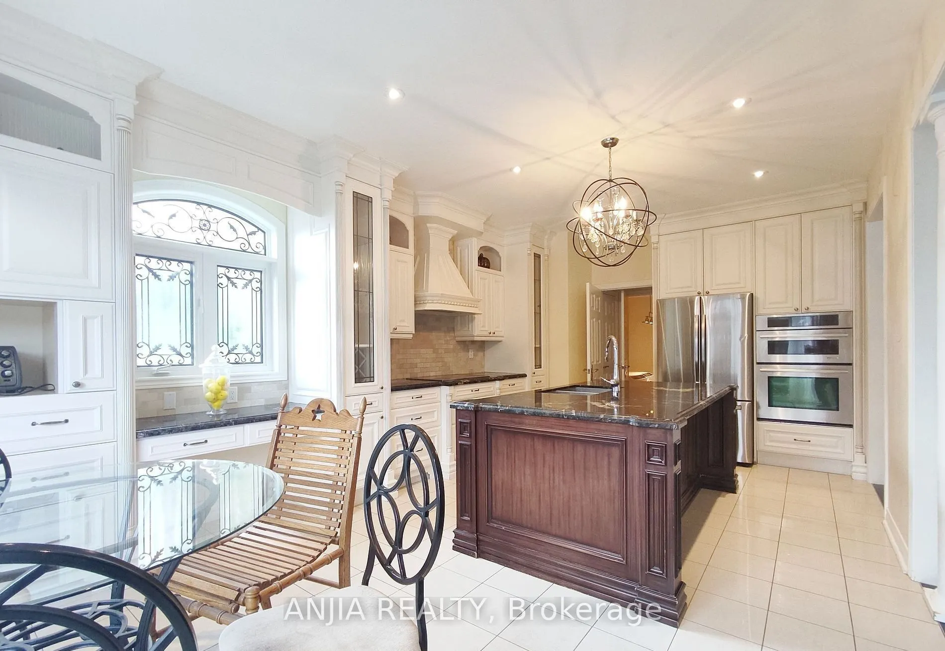 19 Savona Place