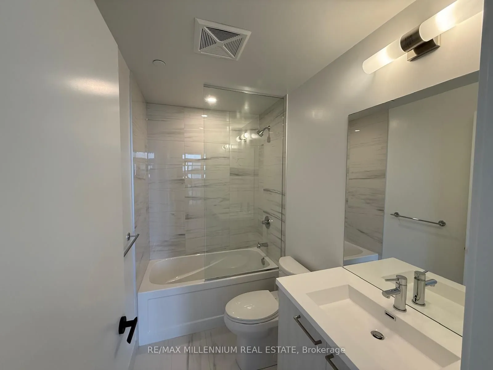 225 Commerce Street, #5215