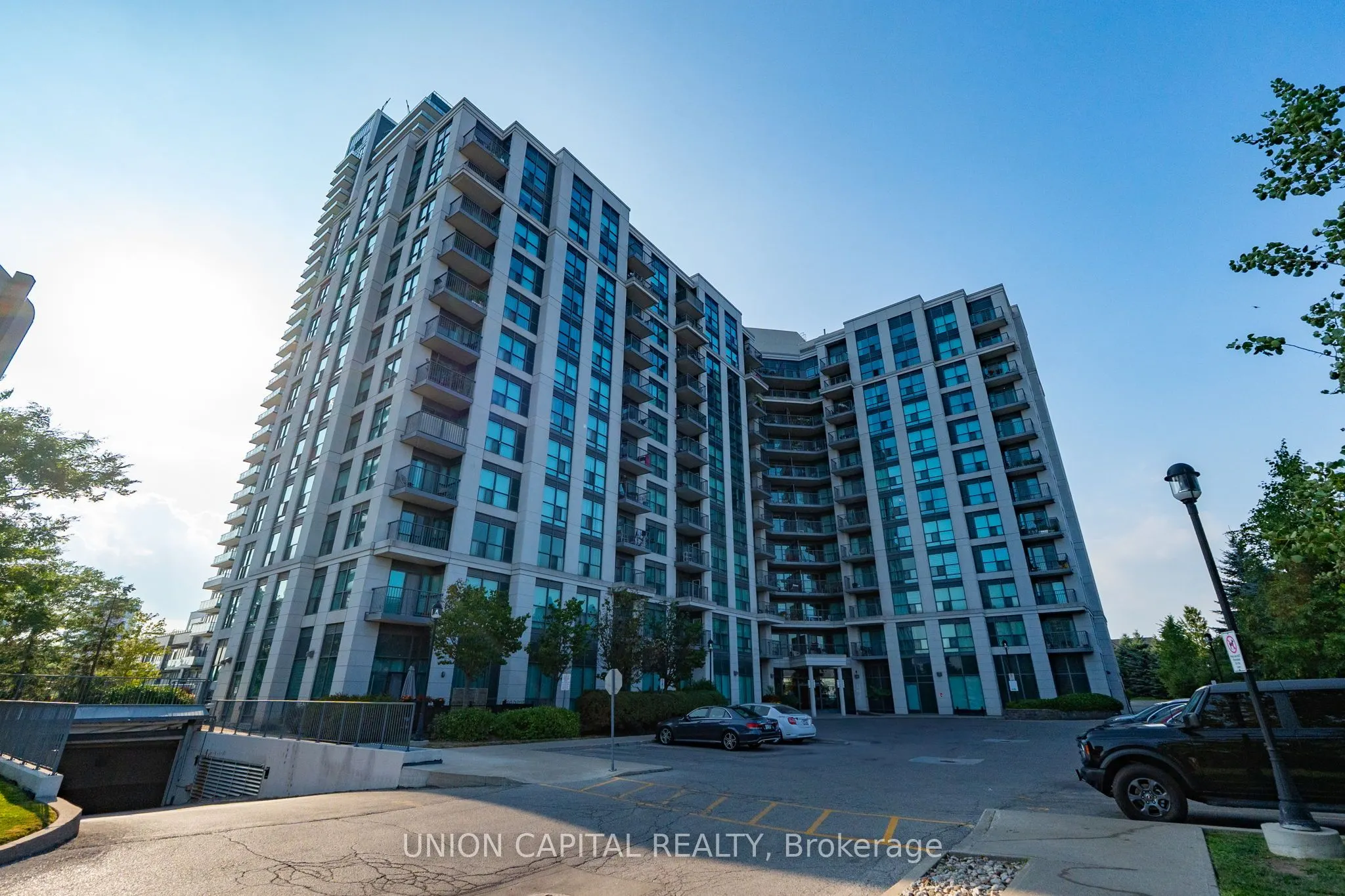185 Oneida Crescent, #1017