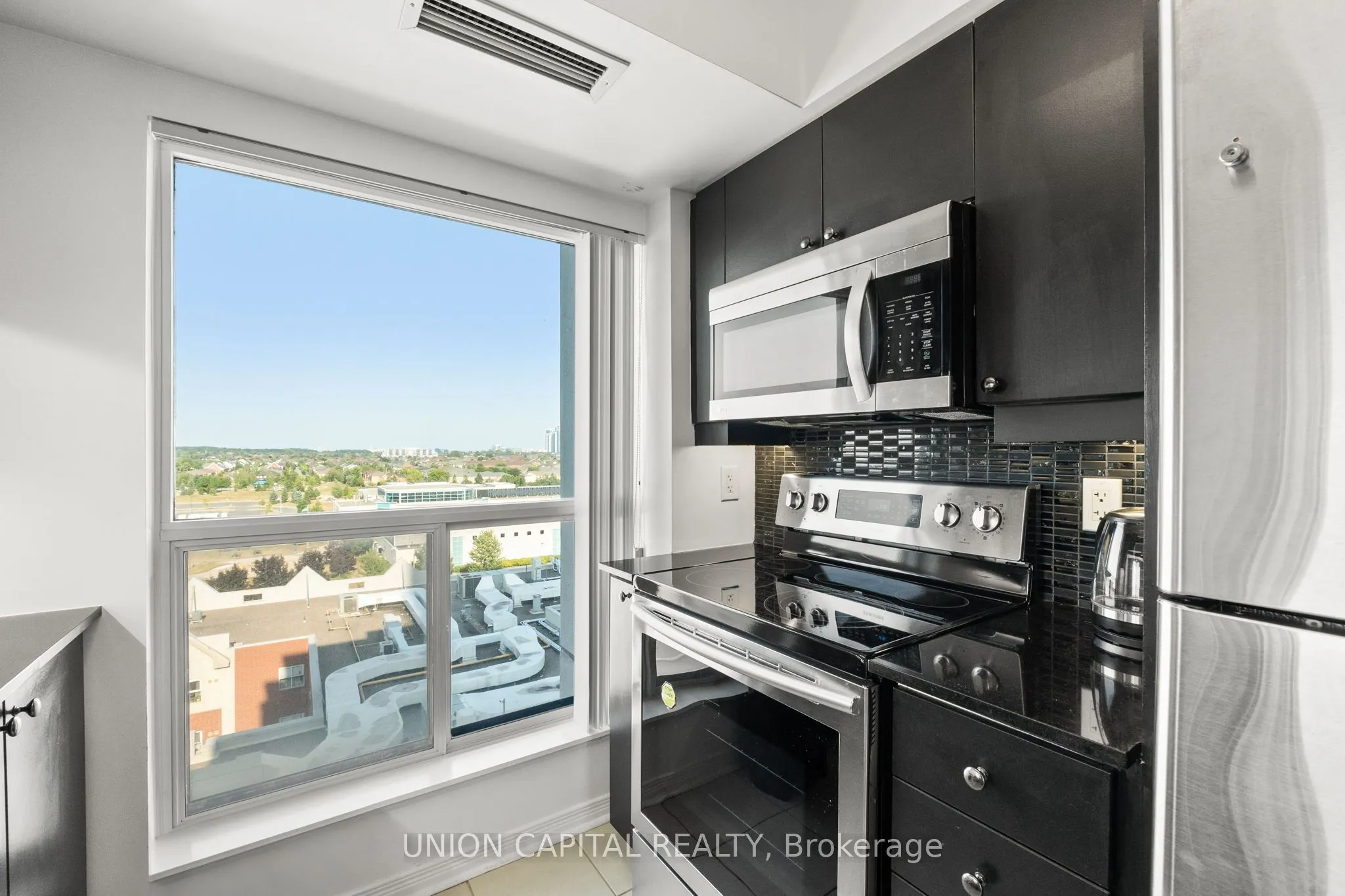 185 Oneida Crescent, #1017