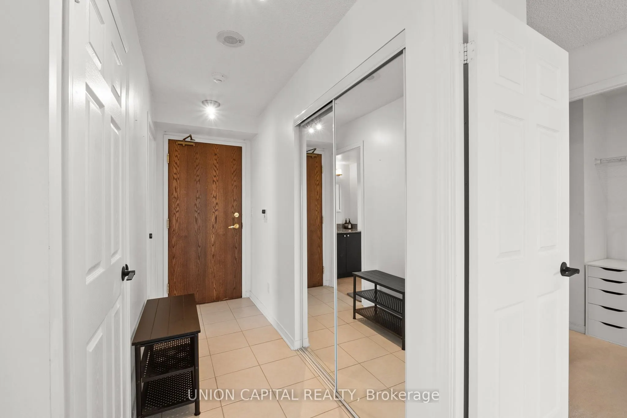 185 Oneida Crescent, #1017
