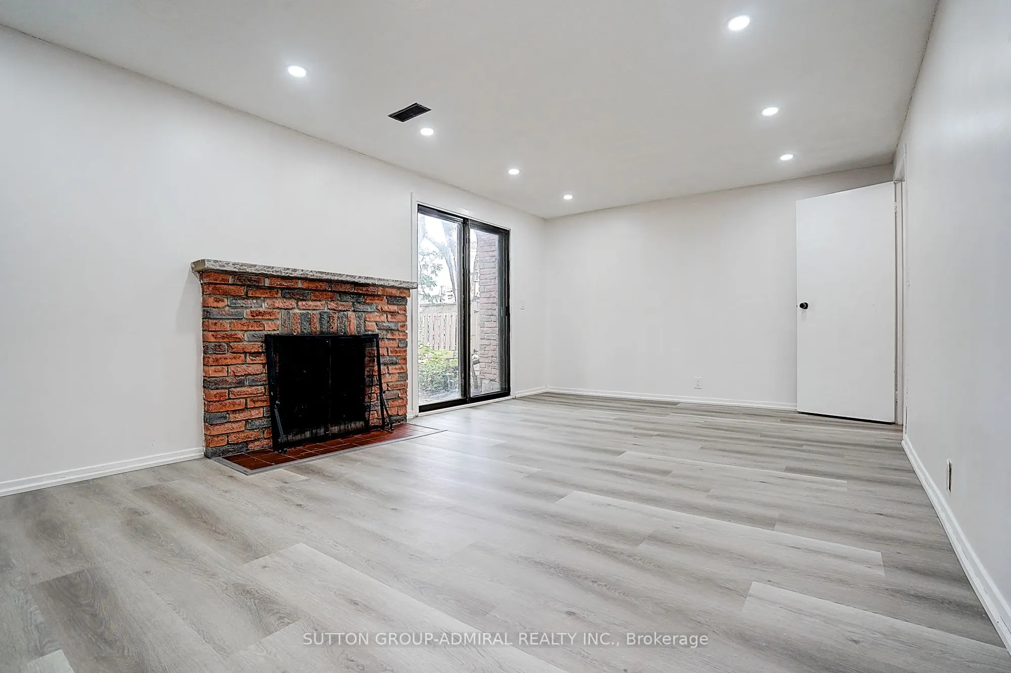 50 Dana Crescent