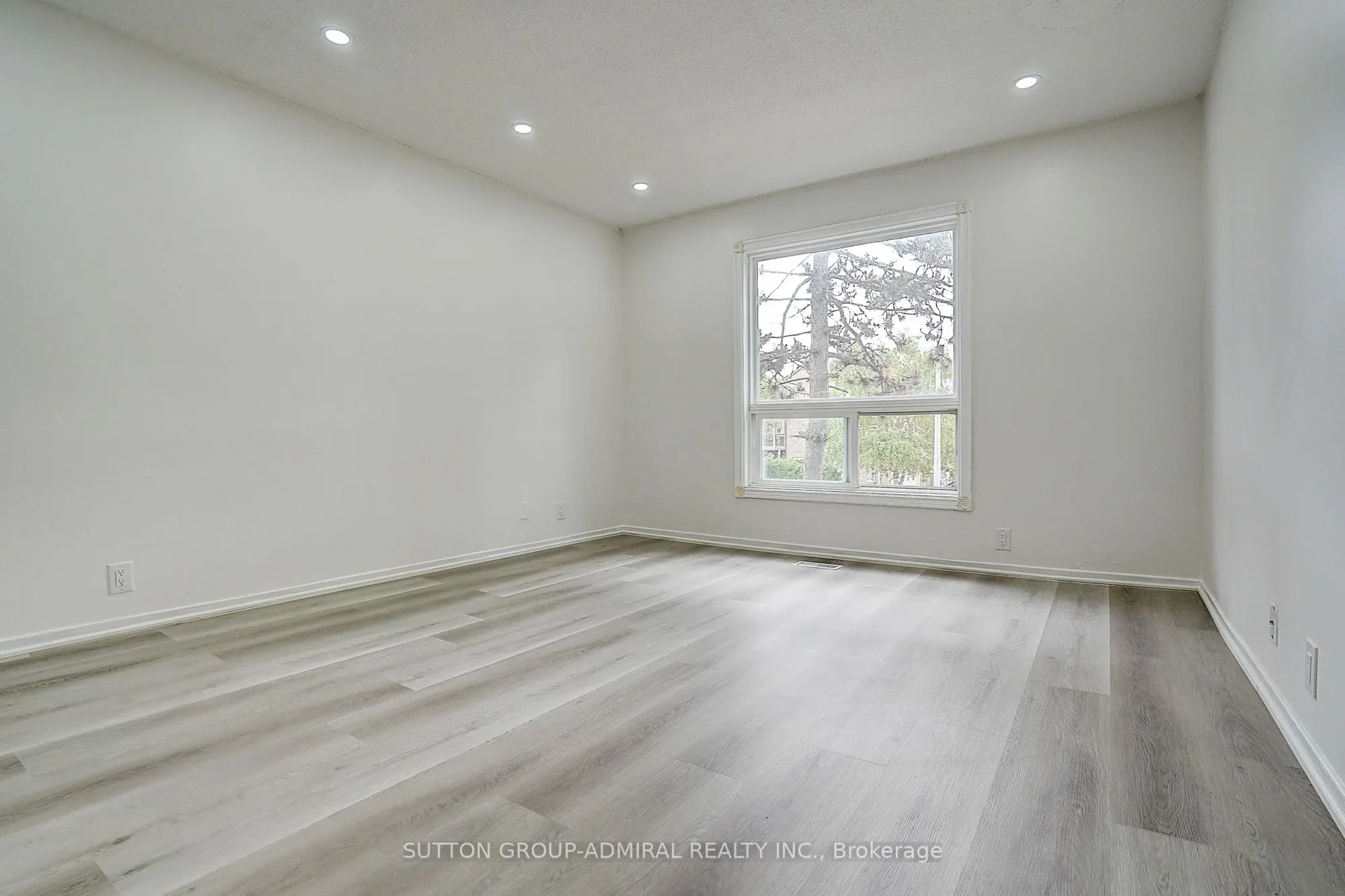 50 Dana Crescent