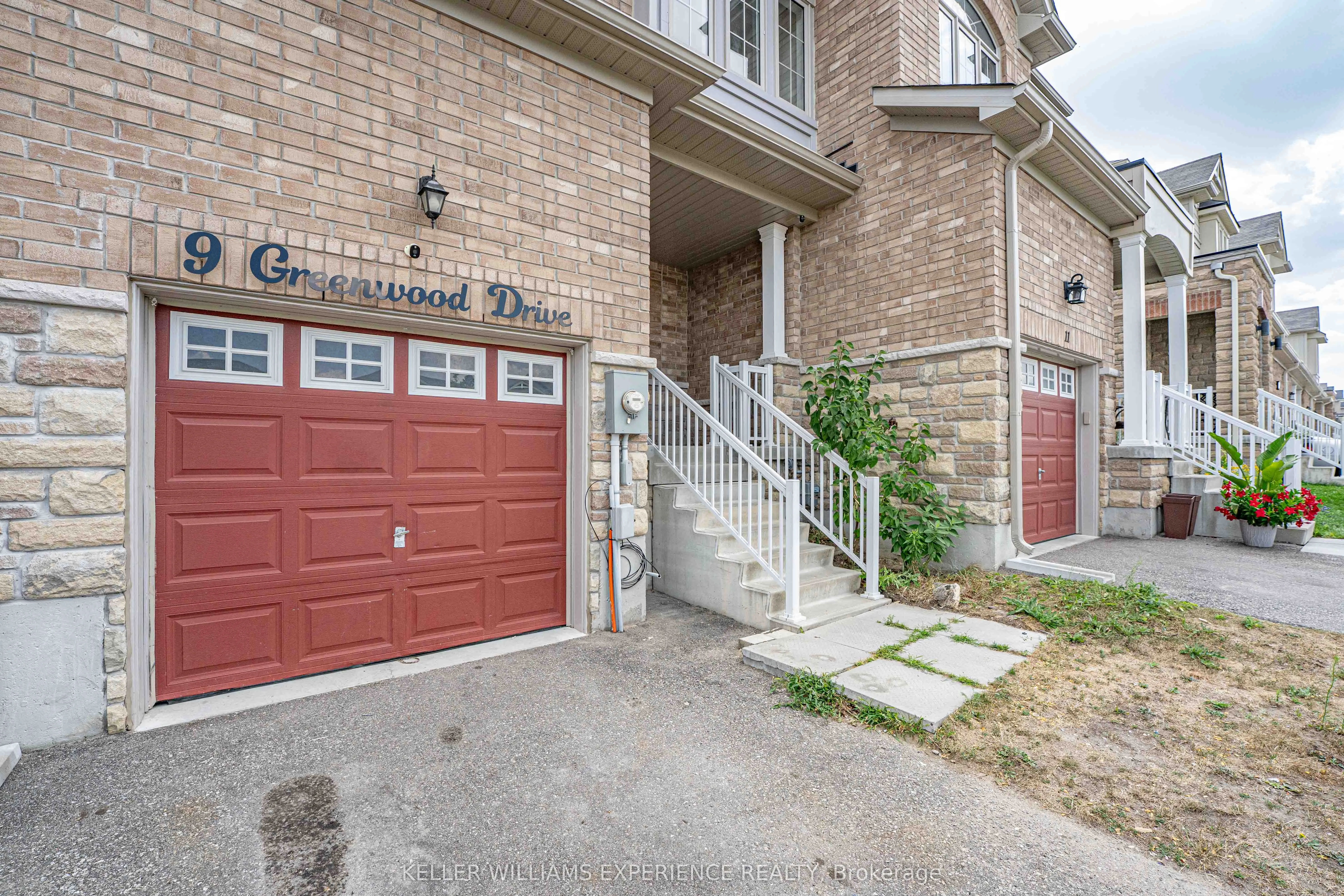 9 GREENWOOD Drive