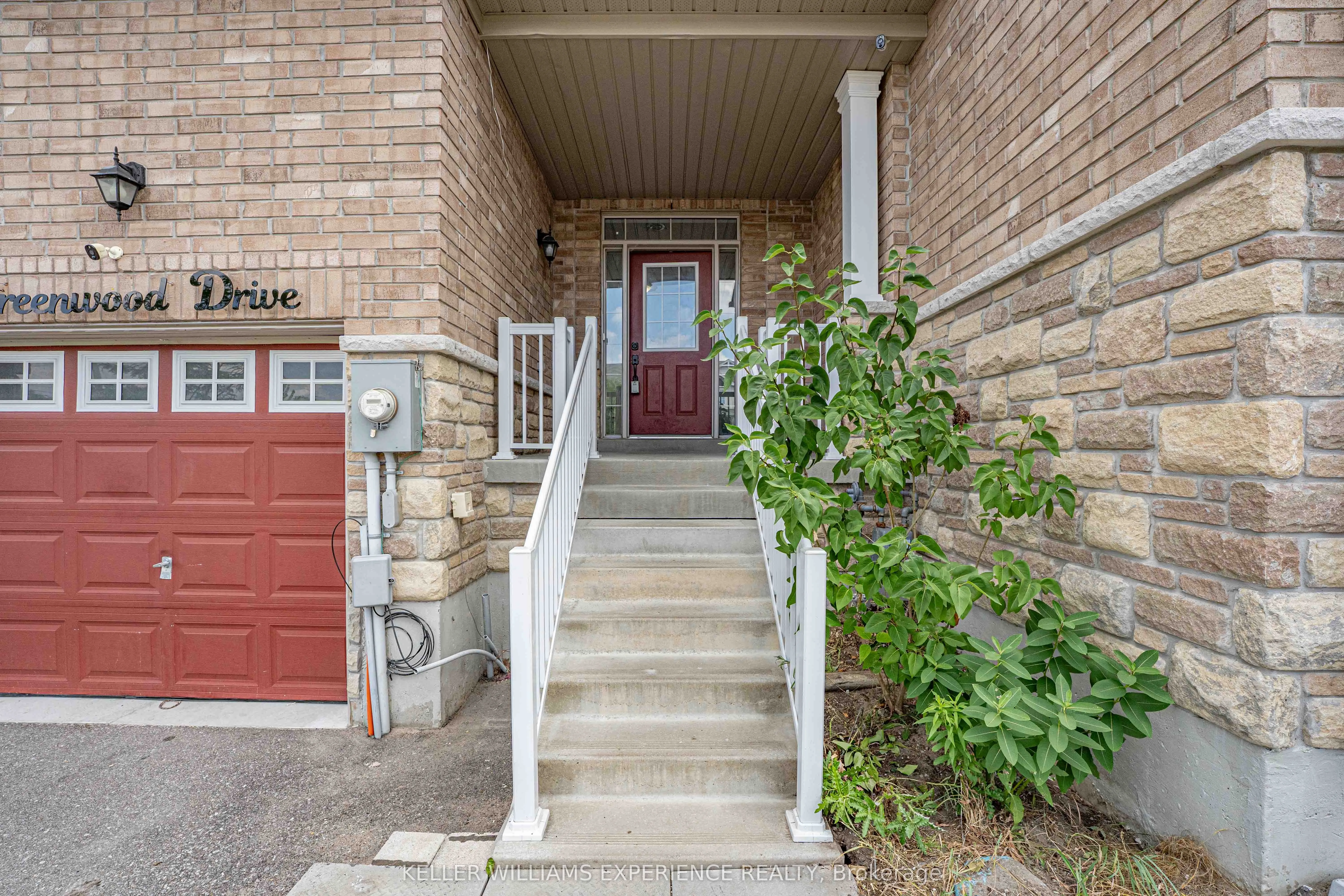 9 GREENWOOD Drive