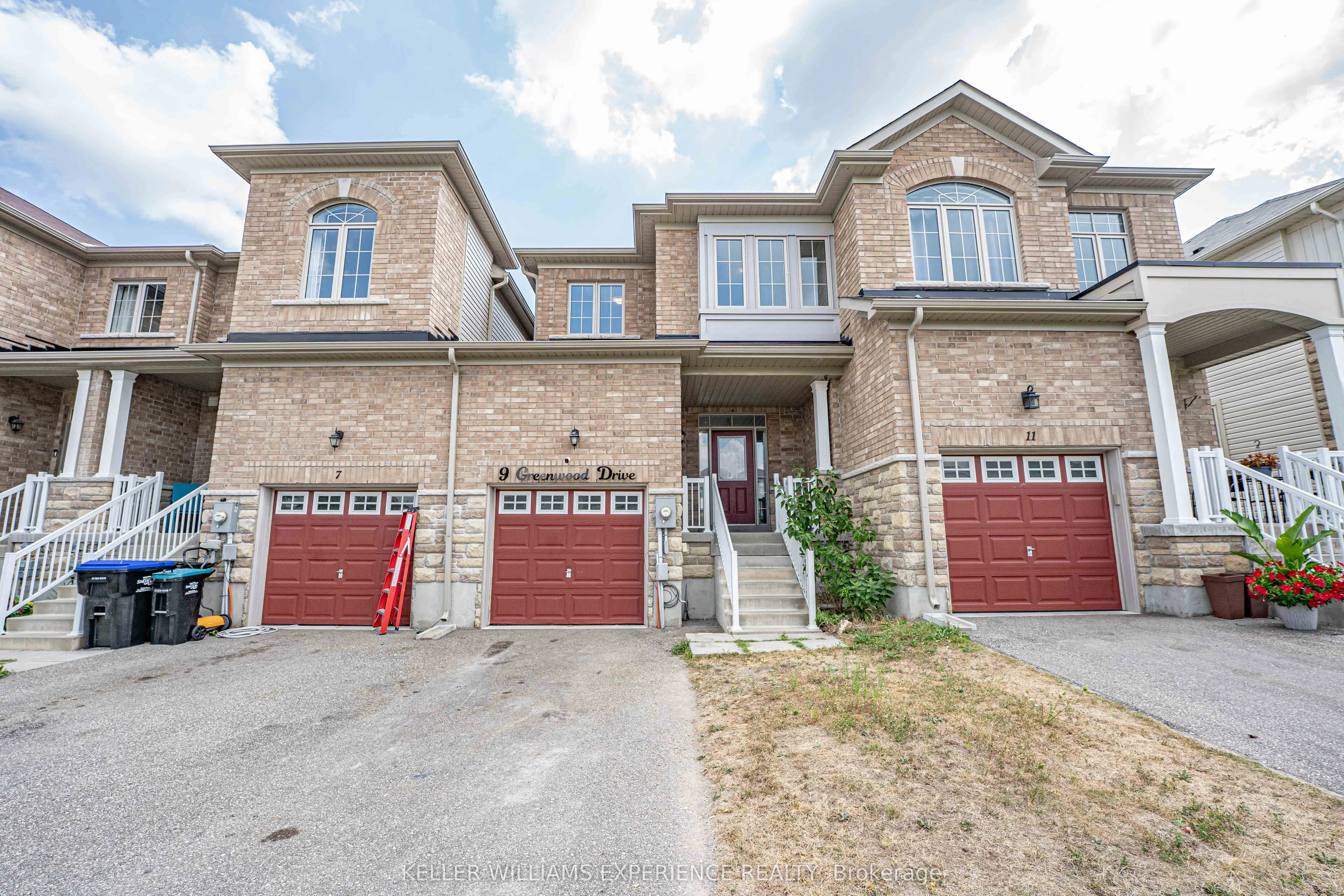 9 GREENWOOD Drive