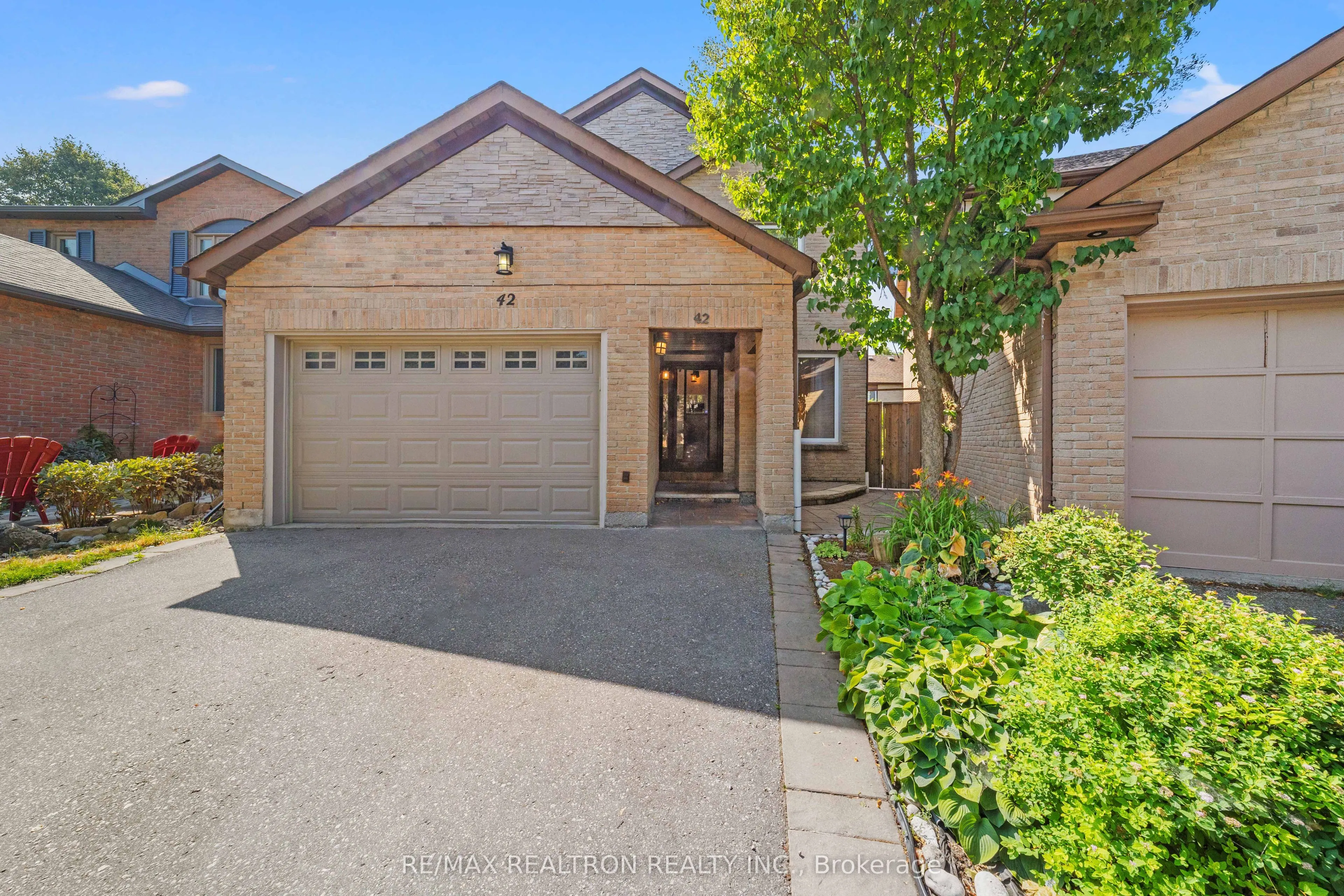 42 Peter Andrew Crescent