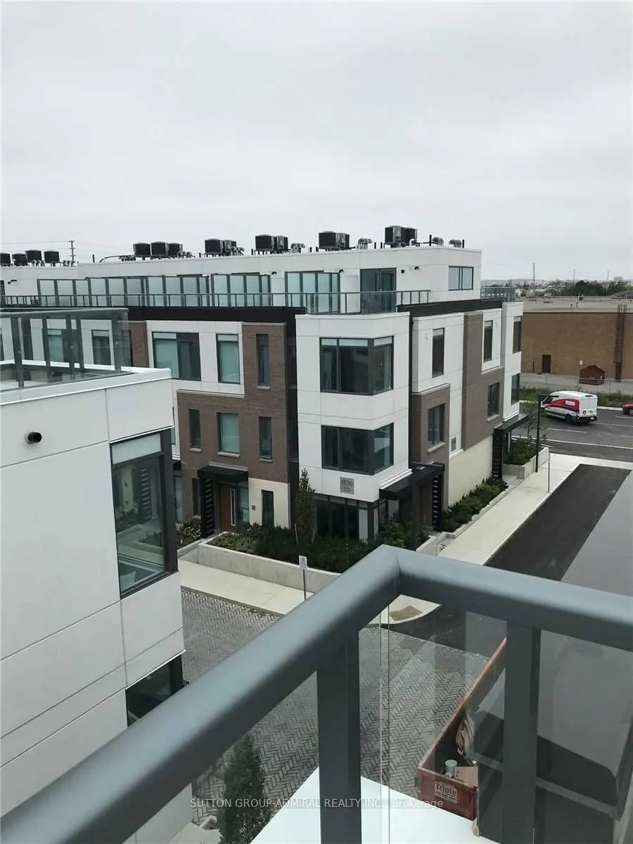 1060 Portage Parkway, #Th067