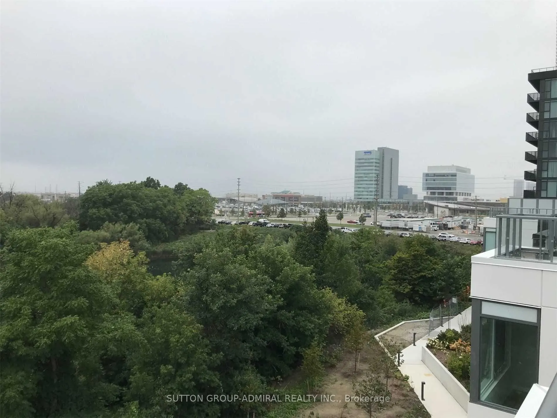 1060 Portage Parkway, #Th067