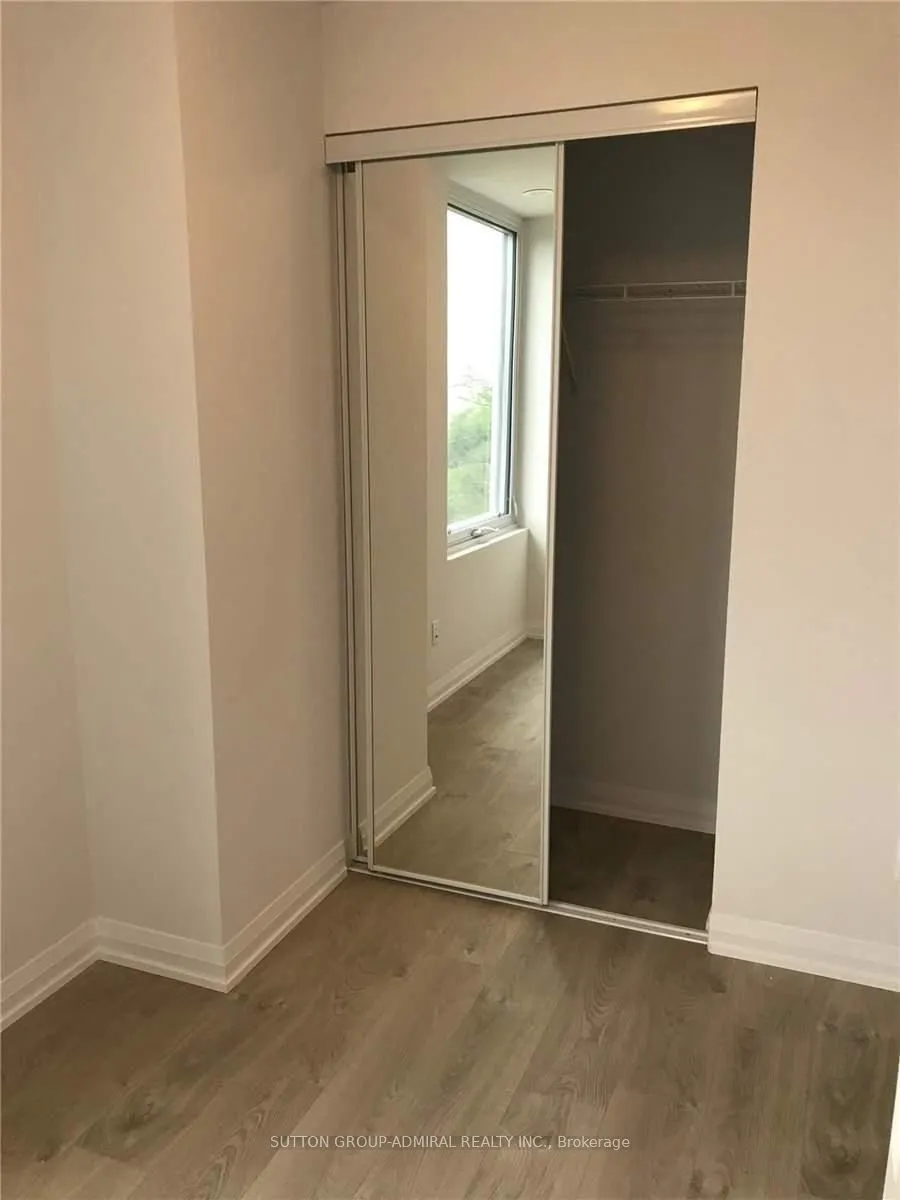 1060 Portage Parkway, #Th067