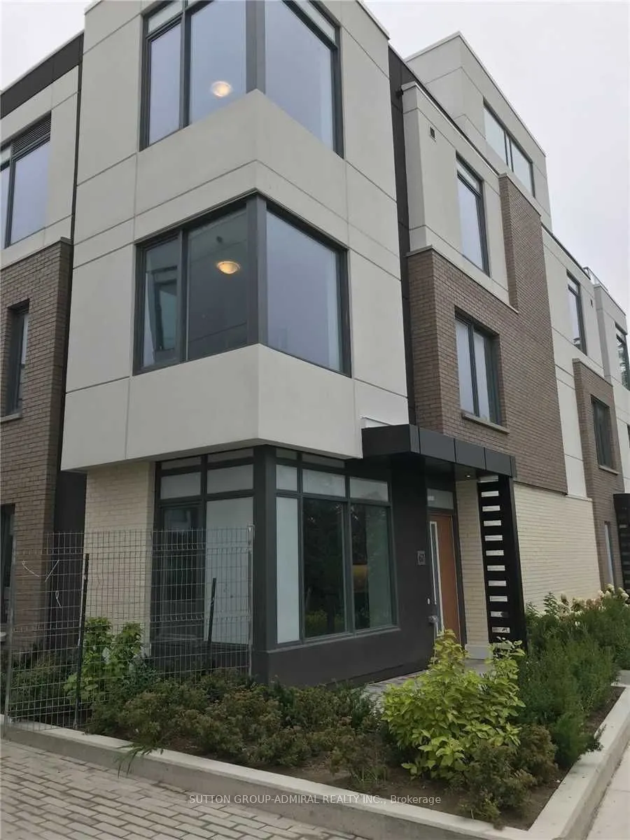 1060 Portage Parkway, #Th067